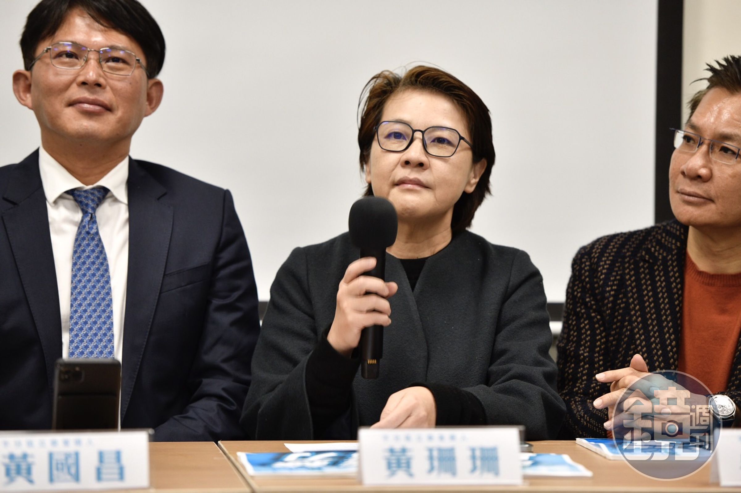 黃珊珊表示，民眾黨團今天就是出考題，等待藍綠人選的答覆再討論下一步。