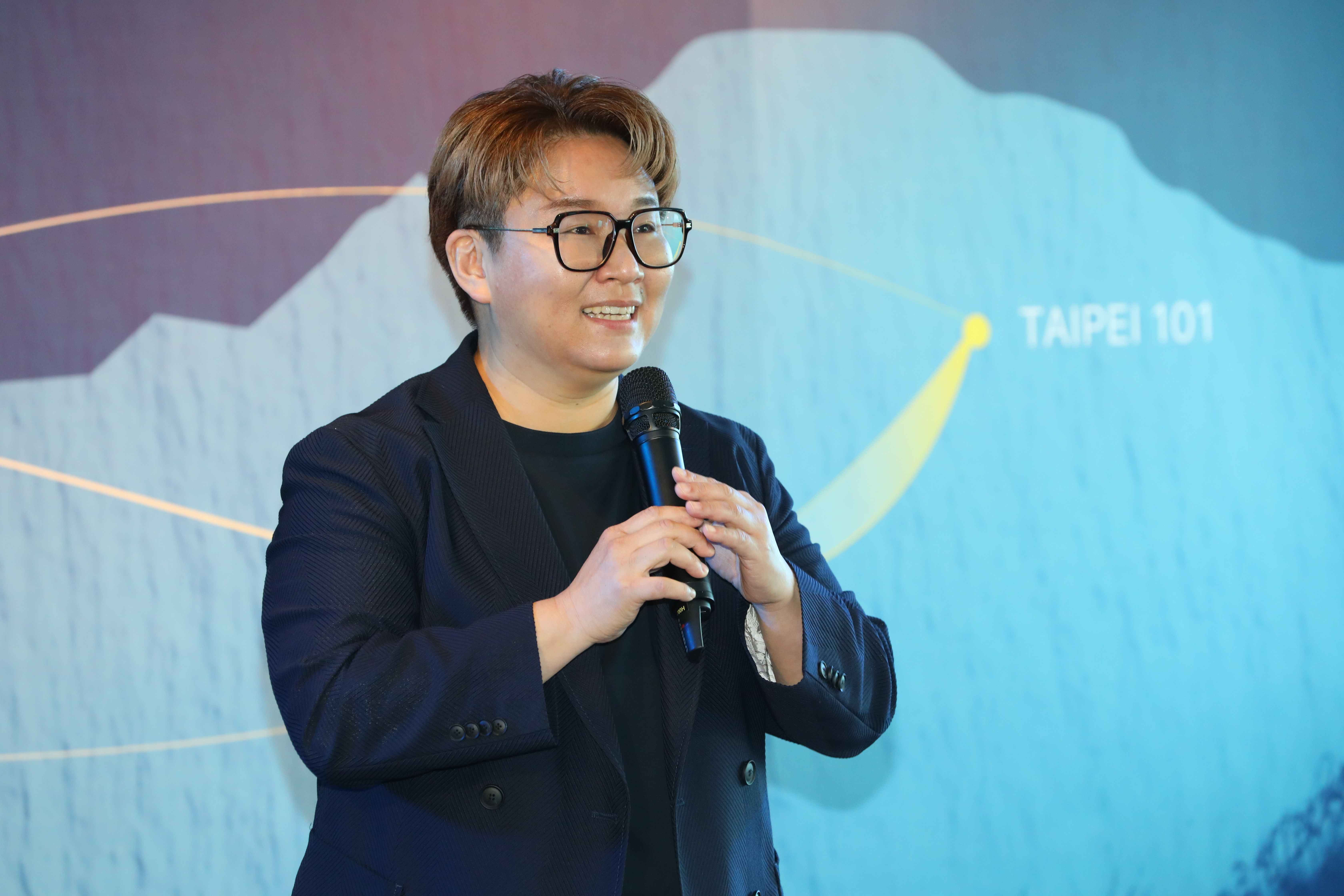作為老店第三代傳人，執行長林佳慧不盲目展店，以「越在地越國際」為目標，展開放眼全球市場的多角化經營。