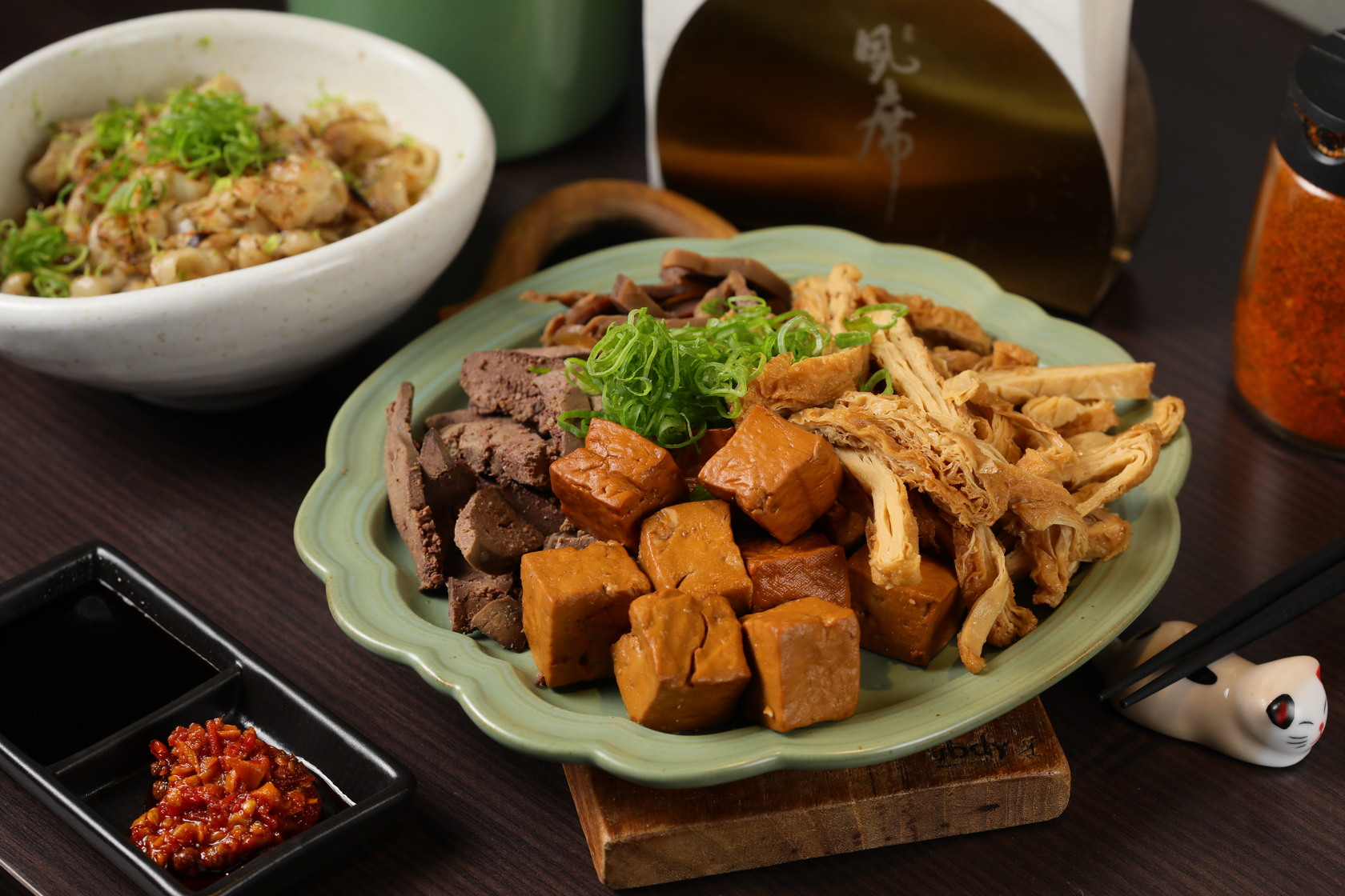 除了上述，還能點到特製滷味拼盤。（200元／份）