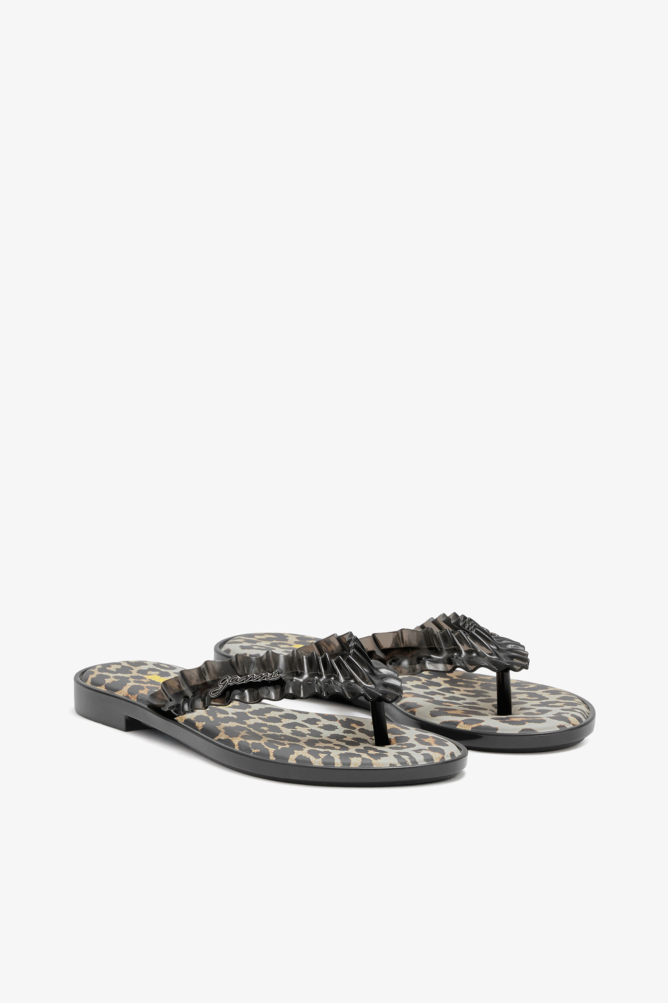Melissa/GANNI夾腳拖鞋(黑)。NT$3,800(惇聚國際提供)