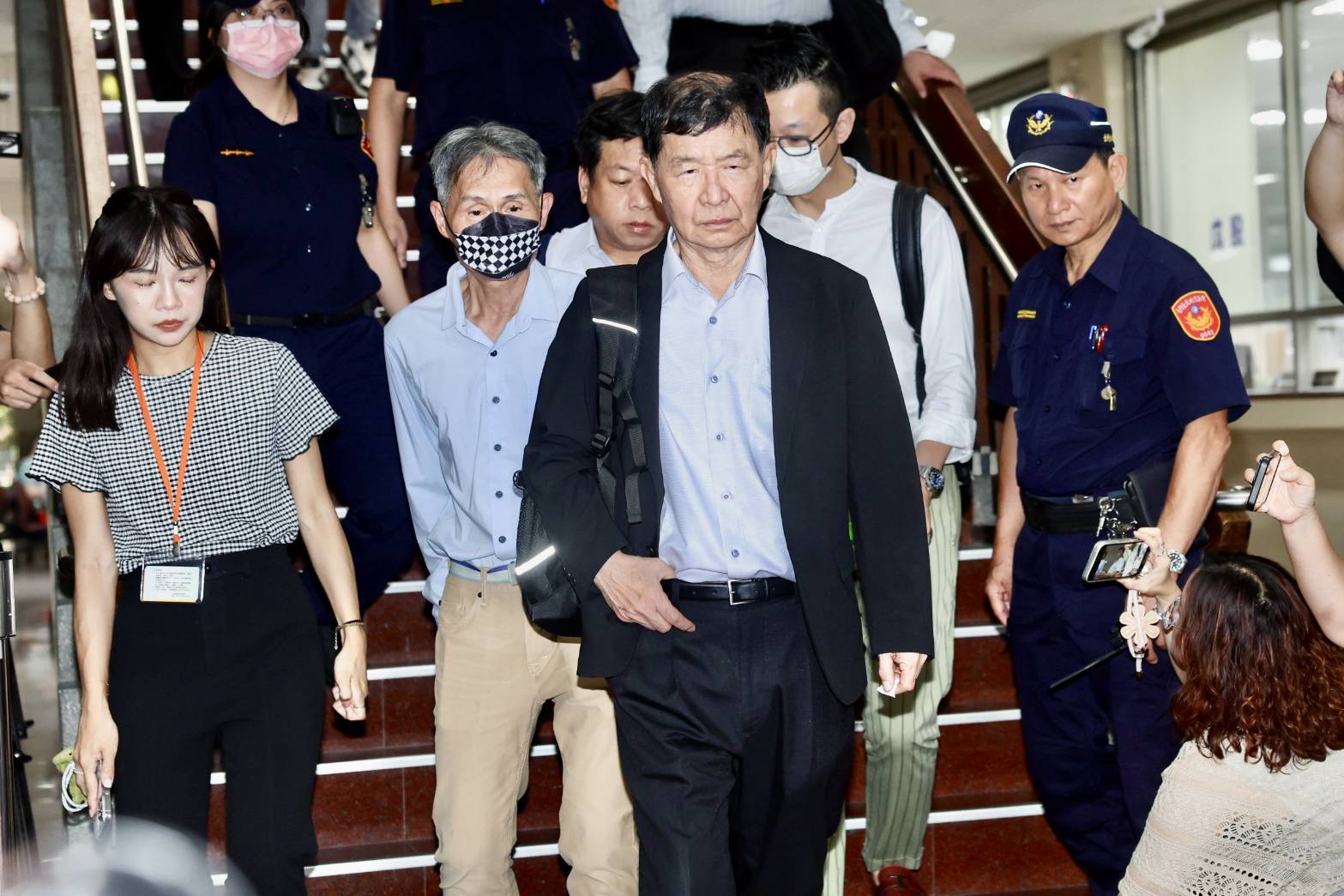 簡舒培今po文，揭露民眾黨的可怕手法，指他們一心想拿彭當柯文哲的替罪羔羊，眼見彭家裡出事了，竟還敢撲上去搶著啃人血饅頭。（鏡報林煒凱攝）