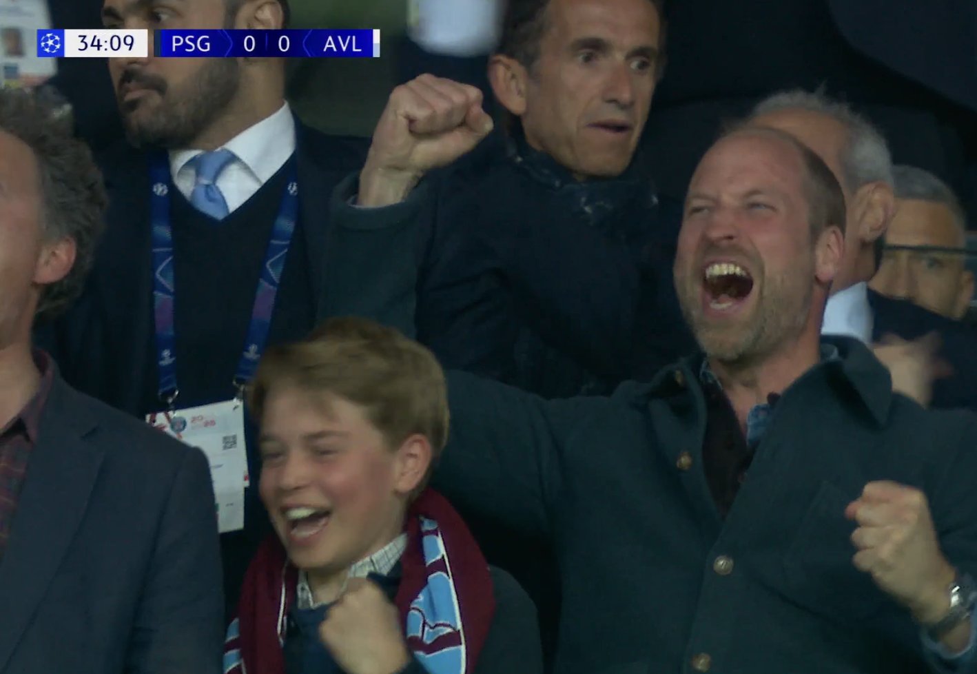 威廉王子（右）帶兒子喬治（左）看足球，情緒激動。（翻攝X@Football__Tweet）