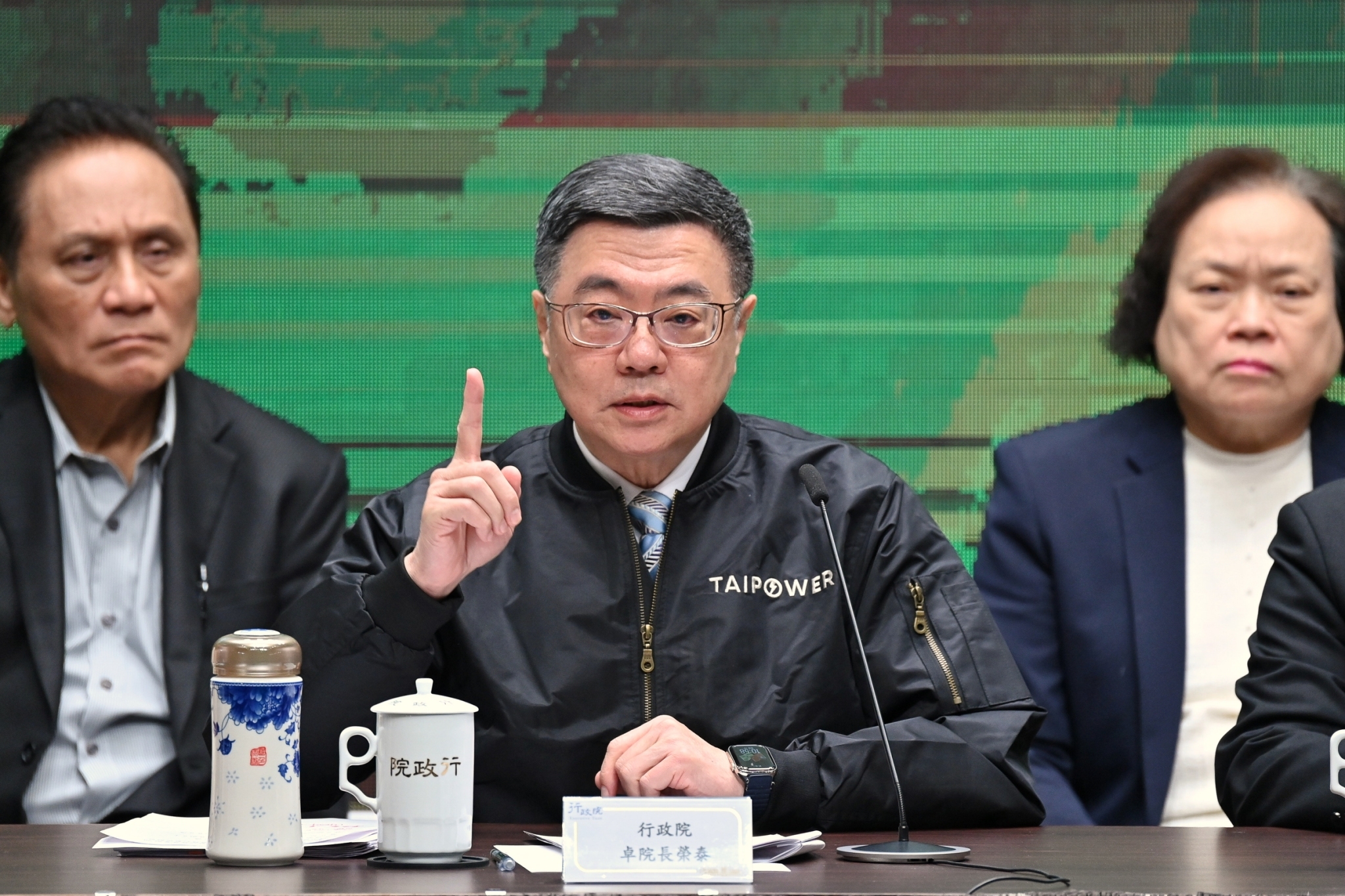 卓榮泰今po文，打臉在野黨宣稱僅刪減3%總預算的算法，「如退一步以今年度總預算3.1兆來計算，就已不是在野黨宣傳所稱之3%，而是 6.7％。」（翻攝自卓榮泰臉書）