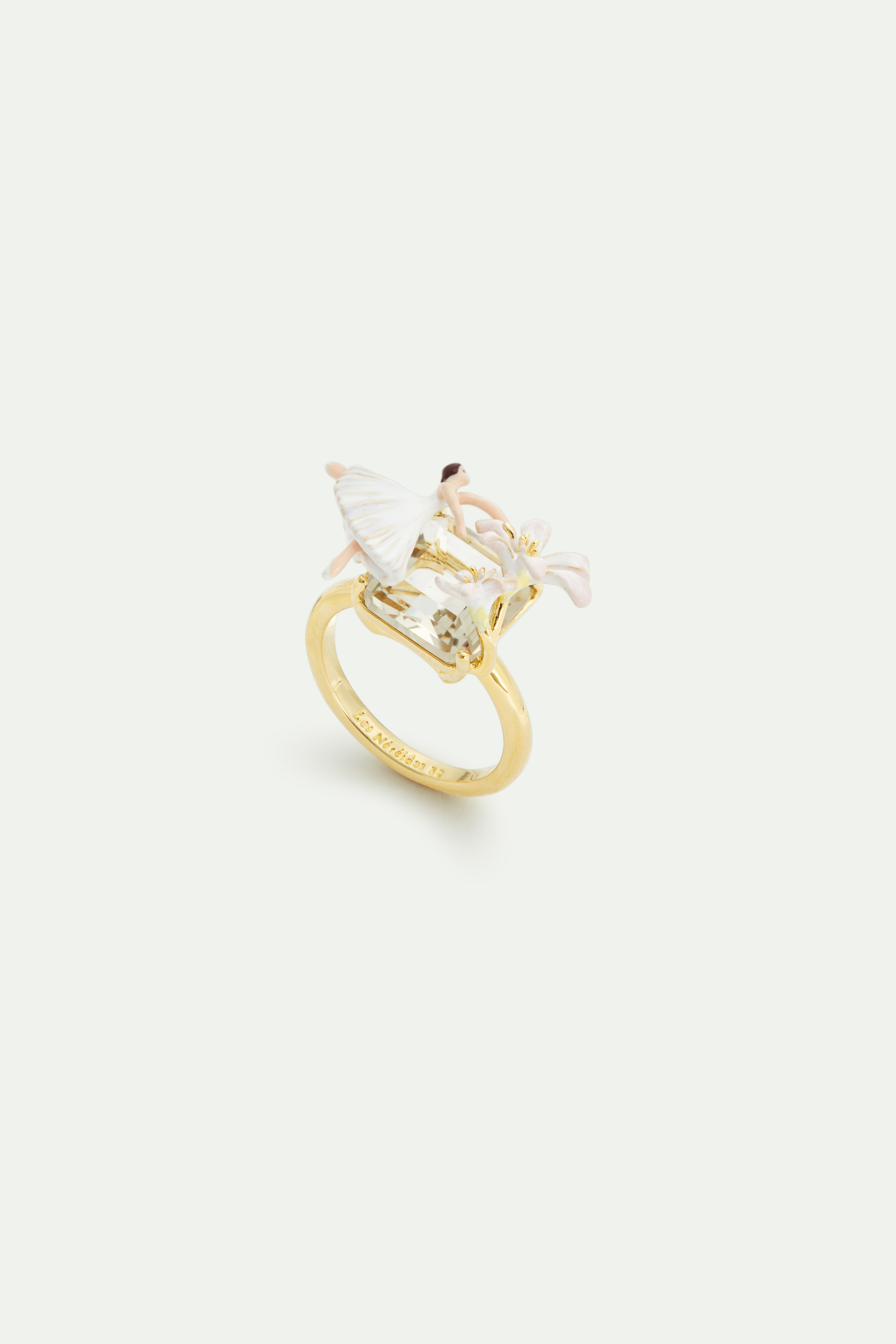 吉賽兒與百合花戒指。NT$7,000(惇聚國際提供)