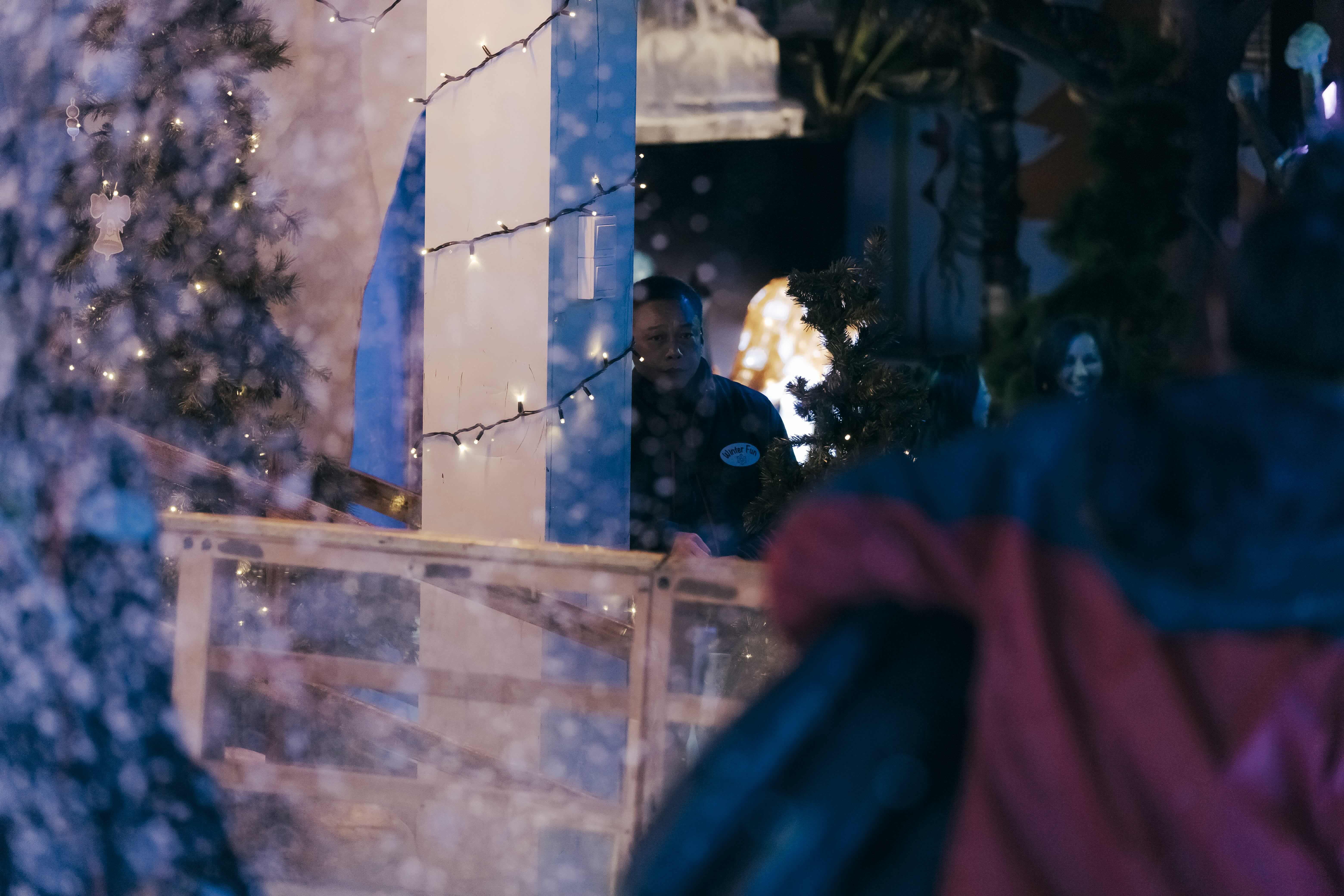 李康生為了扮演片中偷窺巫建和一家的角色，住在郊區山上的他也是有準備，像是在路上見到情侶吵架之類，就會特別靠近關注。（傳影互動提供）