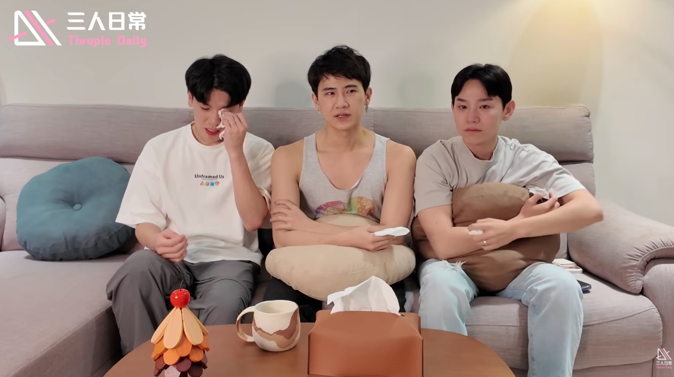 3人數度在鏡頭前紅了眼眶、哽咽落淚。（翻攝自三人日常 Thruple Daily YT）