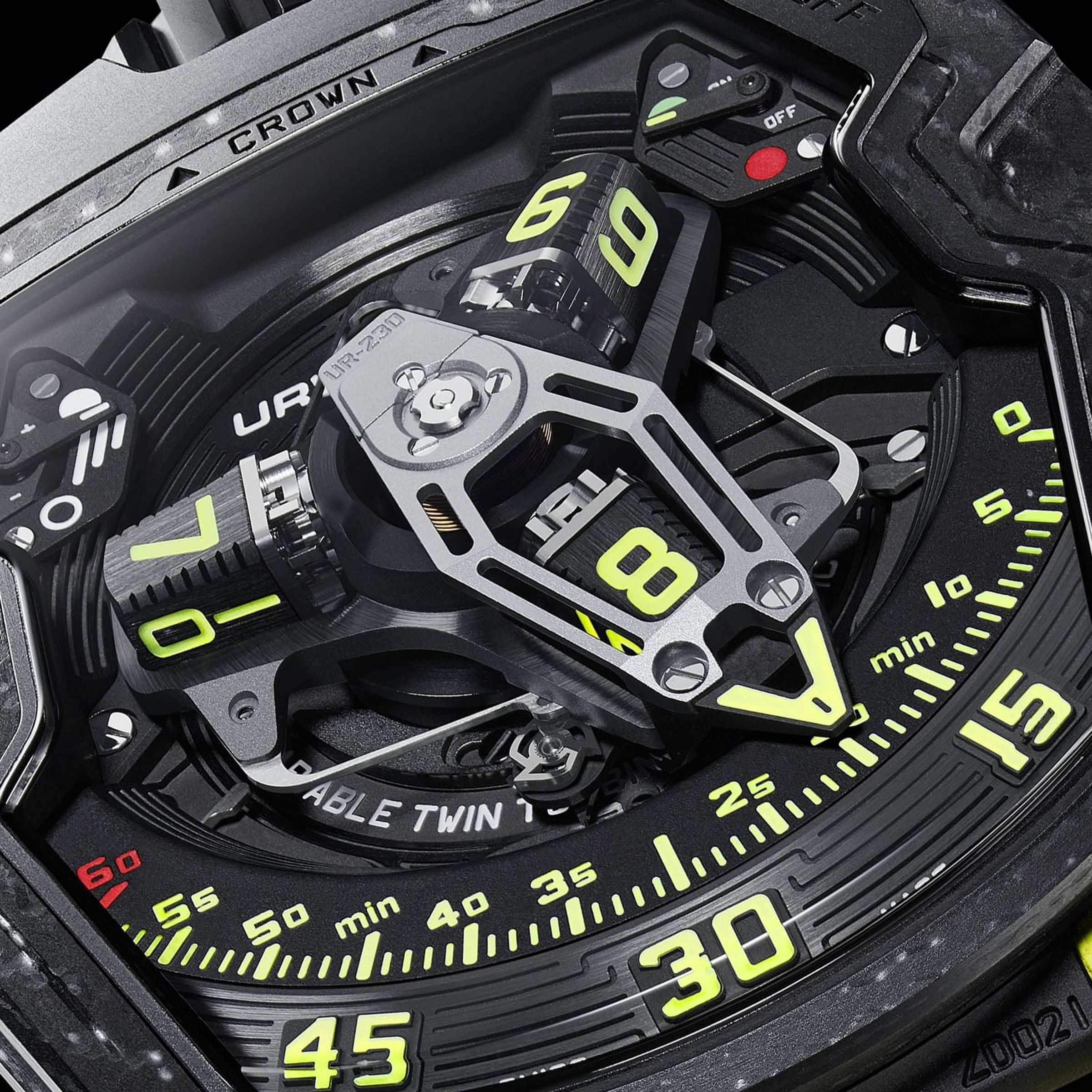衛星傳動系統（Wandering Hours）依然是全場焦點。這項功能自 2006 年以來便是 Urwerk 的招牌，但在 UR-230 身上得到了進一步的昇華。