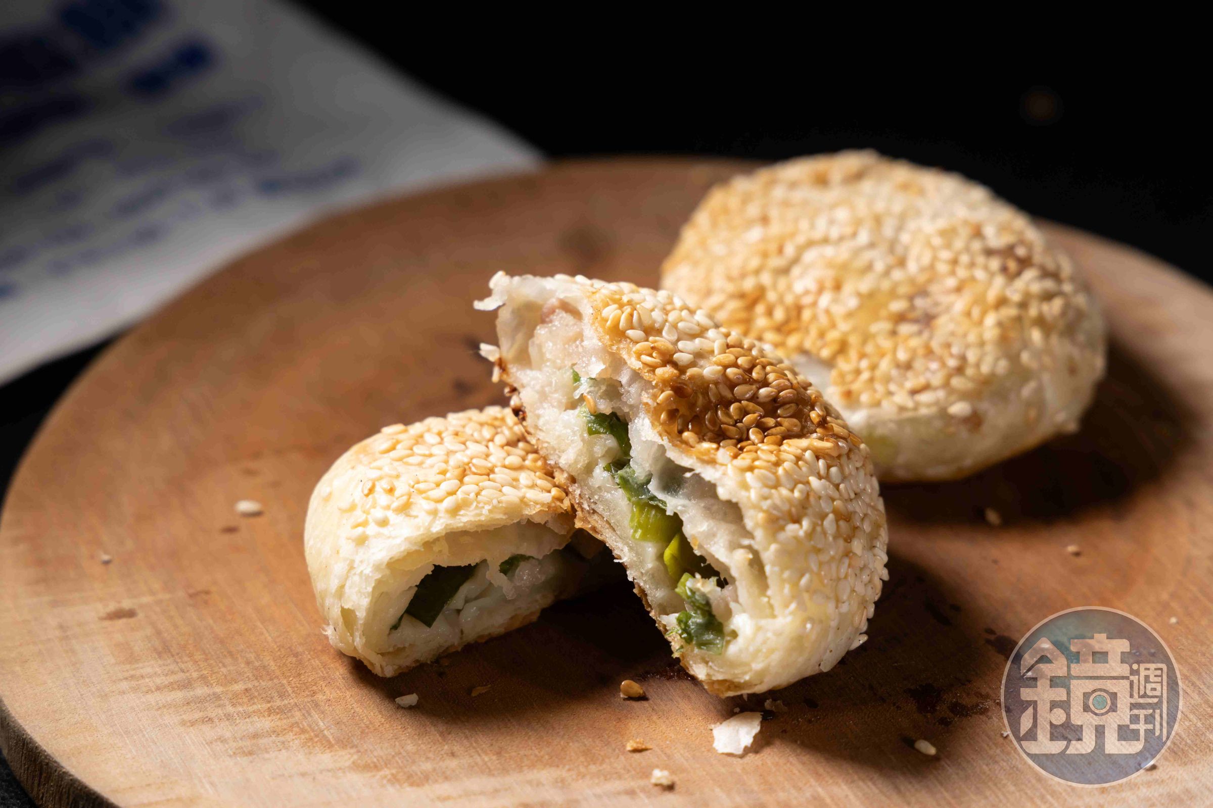 帶著純粹青蔥香氣的鹹味「小酥餅」也很受歡迎。(17元/個)