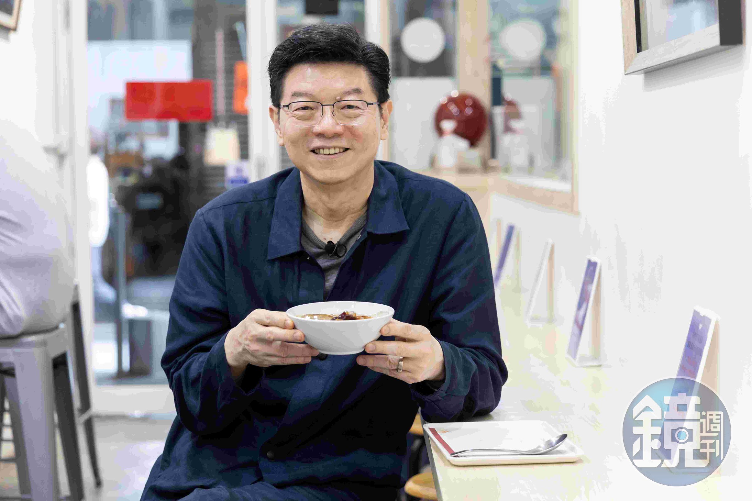 裴社長在黃石市場附近發現寶藏豆花店，每樣甜品都是老闆自製，而且很有記憶點。