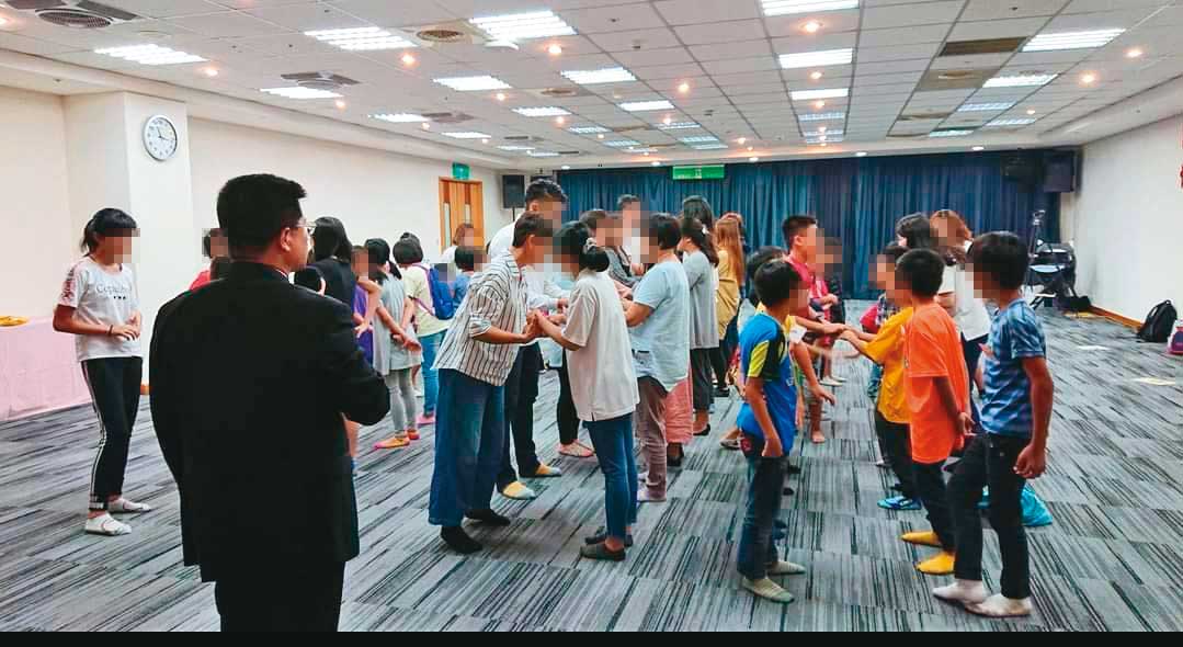 POP開設針對未成年兒少的課程，並要求照本演劇。（受訪者提供）