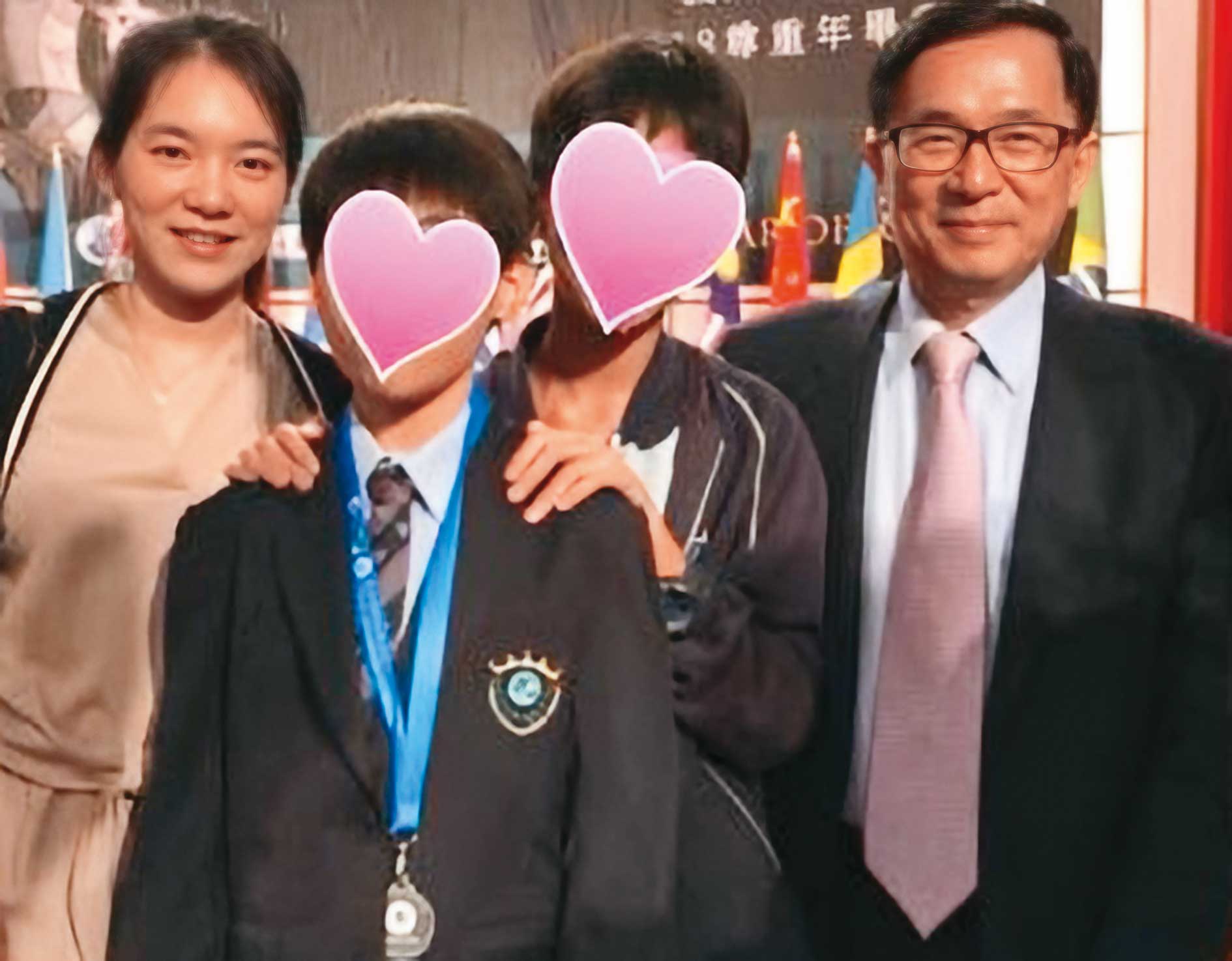 陳幸妤（左）在30多歲時就想離婚，但陳水扁（右）極力勸和，如今後悔讓女兒這十幾年來受苦。（翻攝陳水扁勇哥物語臉書）