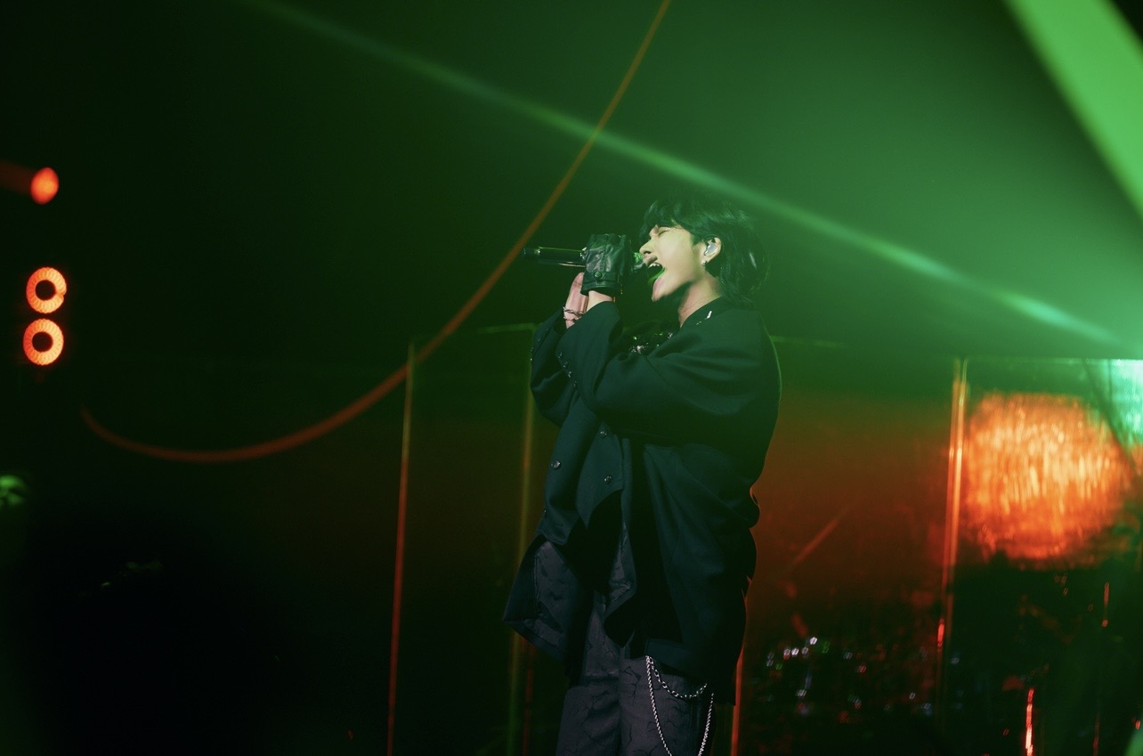  為了演唱會，邱鋒澤準備的曲目相當豐富。（圖／寬宏藝術 X 原音娛樂提供）