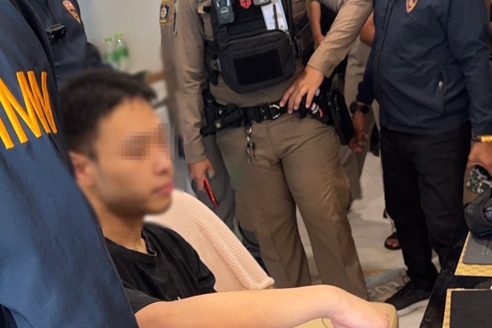 據報，他常在房內舉辦吸毒派對，並聘請伴遊女郎參與。（翻攝畫面）