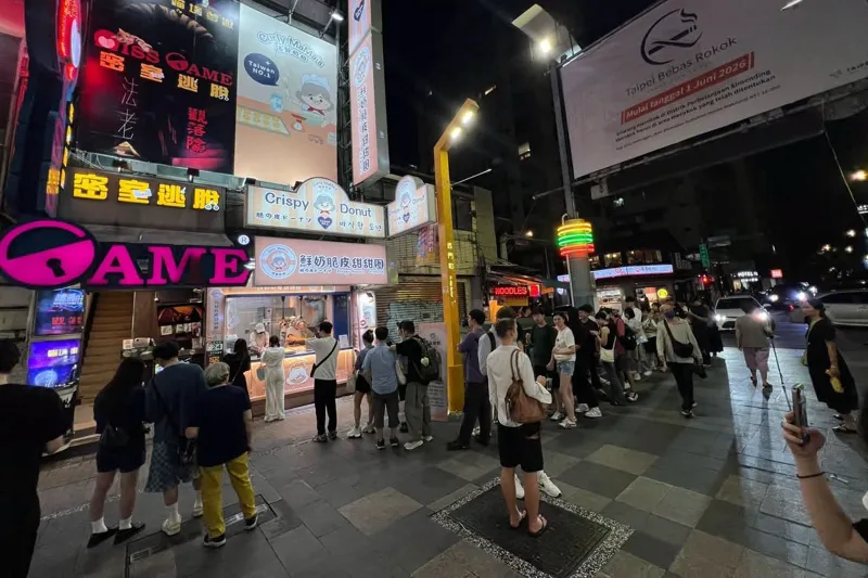 西門町甜甜圈店爆衝突竟變排隊名店！　網友朝聖喊：用新台幣教訓
