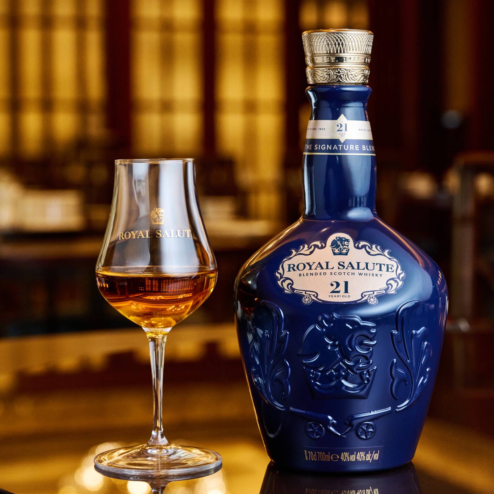 皇家禮炮的所有風味完美融為一體，沒有哪個味道特別突顯，所有花香、果香平衡而且圓融，因此特別適合搭配中菜。建議售價約NT$3,000。