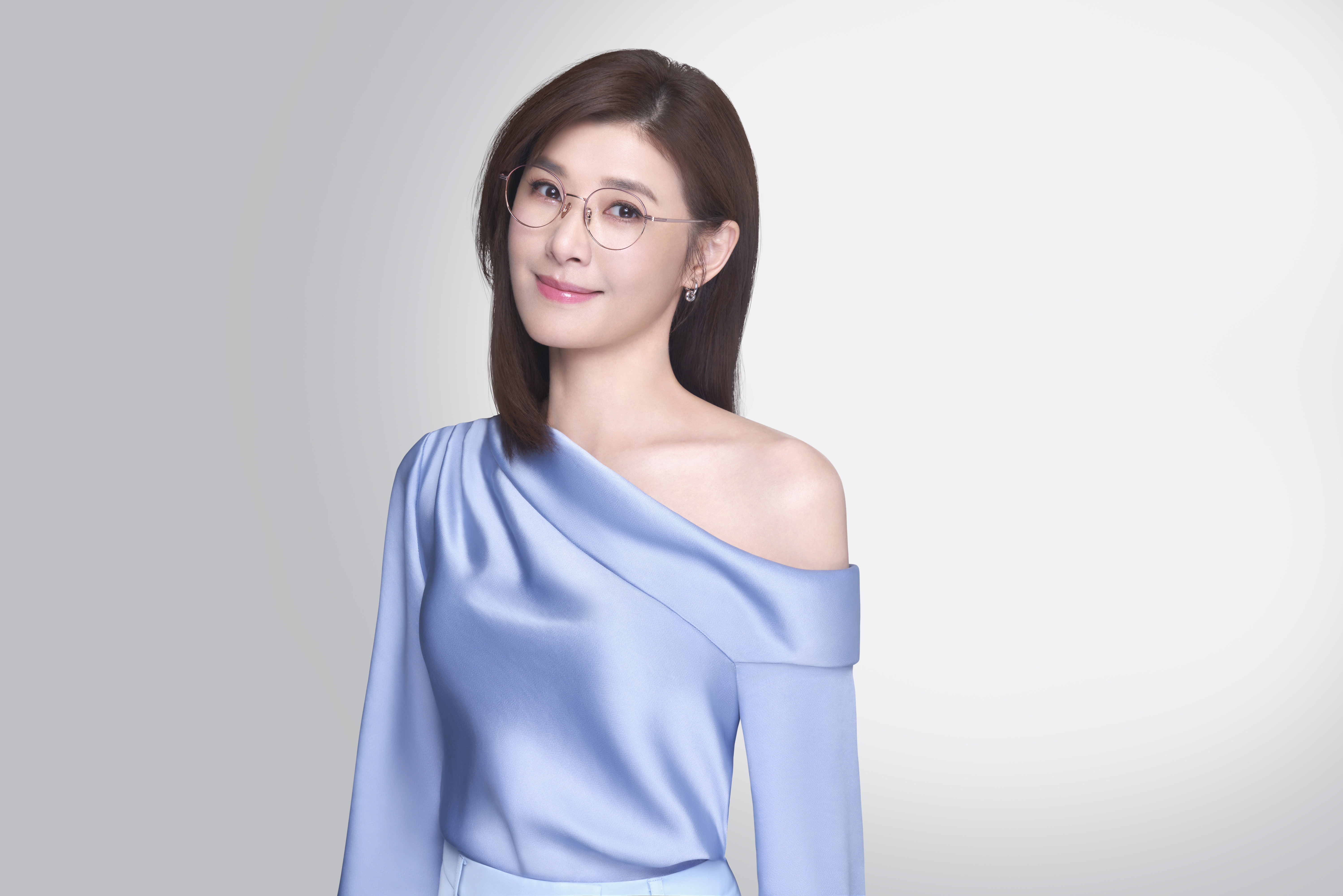 蘇慧倫獲寶島眼鏡代言，展現多變造型。（相信音樂提供）