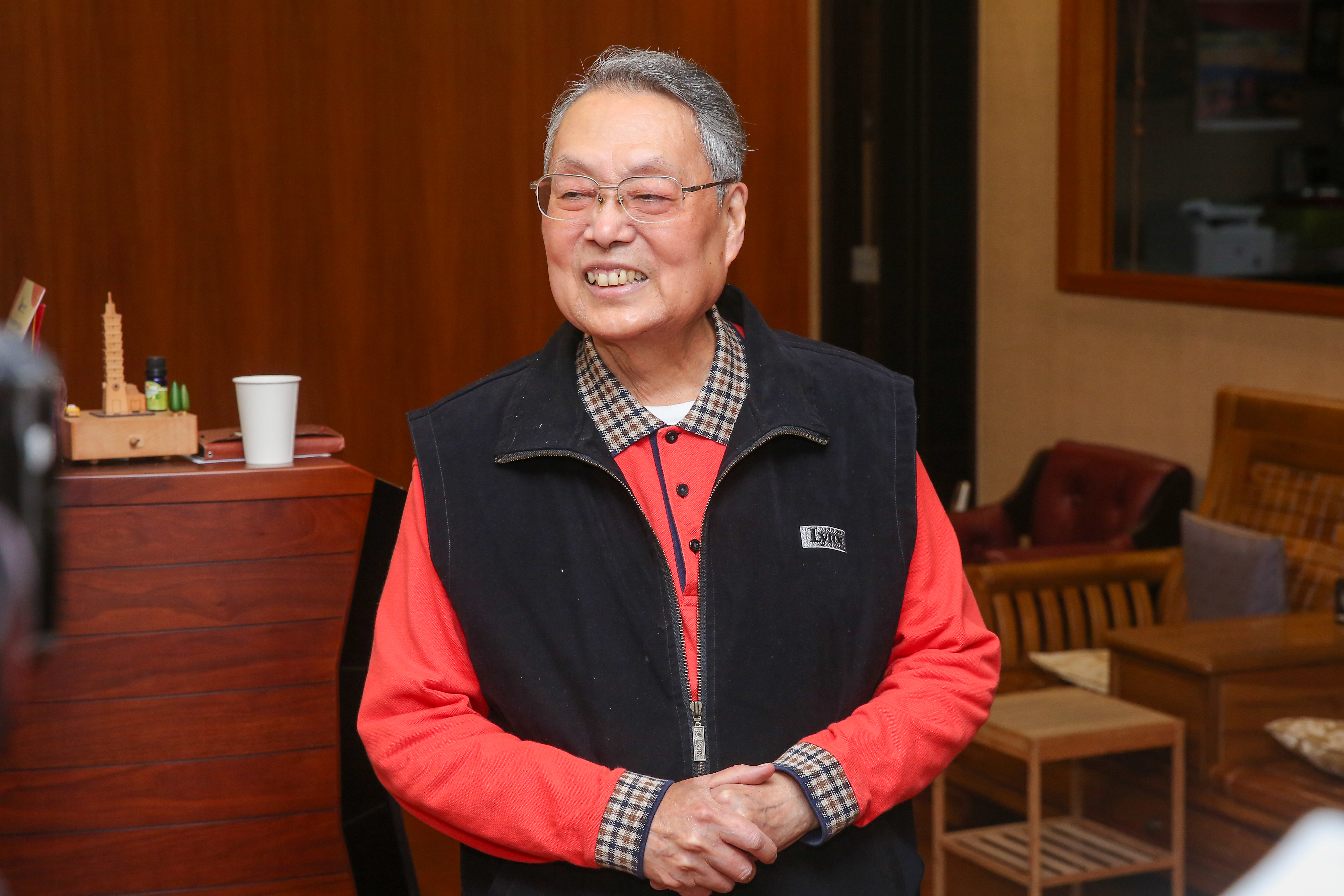 施振榮認為DeepSeek標誌著分散式思維，看好台廠靠速度和彈性成為最後的贏家。