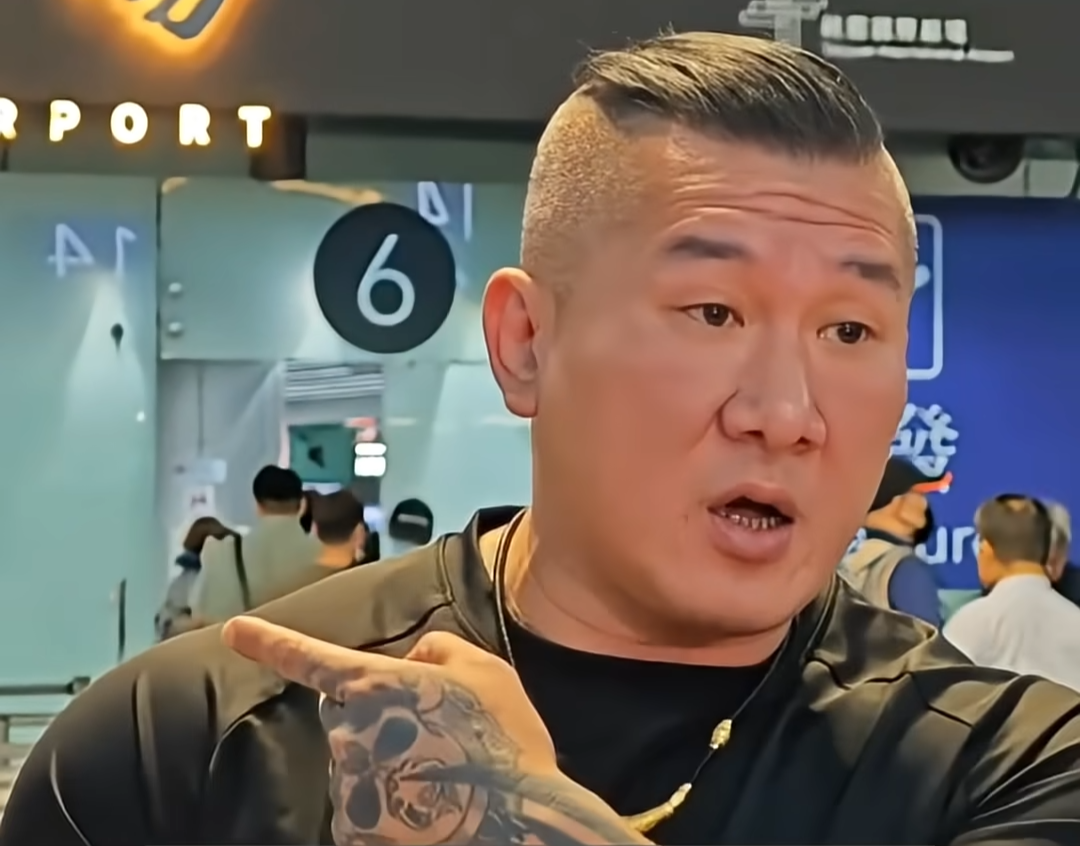 館長今搭機飛往澳門,出發前再嗆民進黨。(鏡新聞)