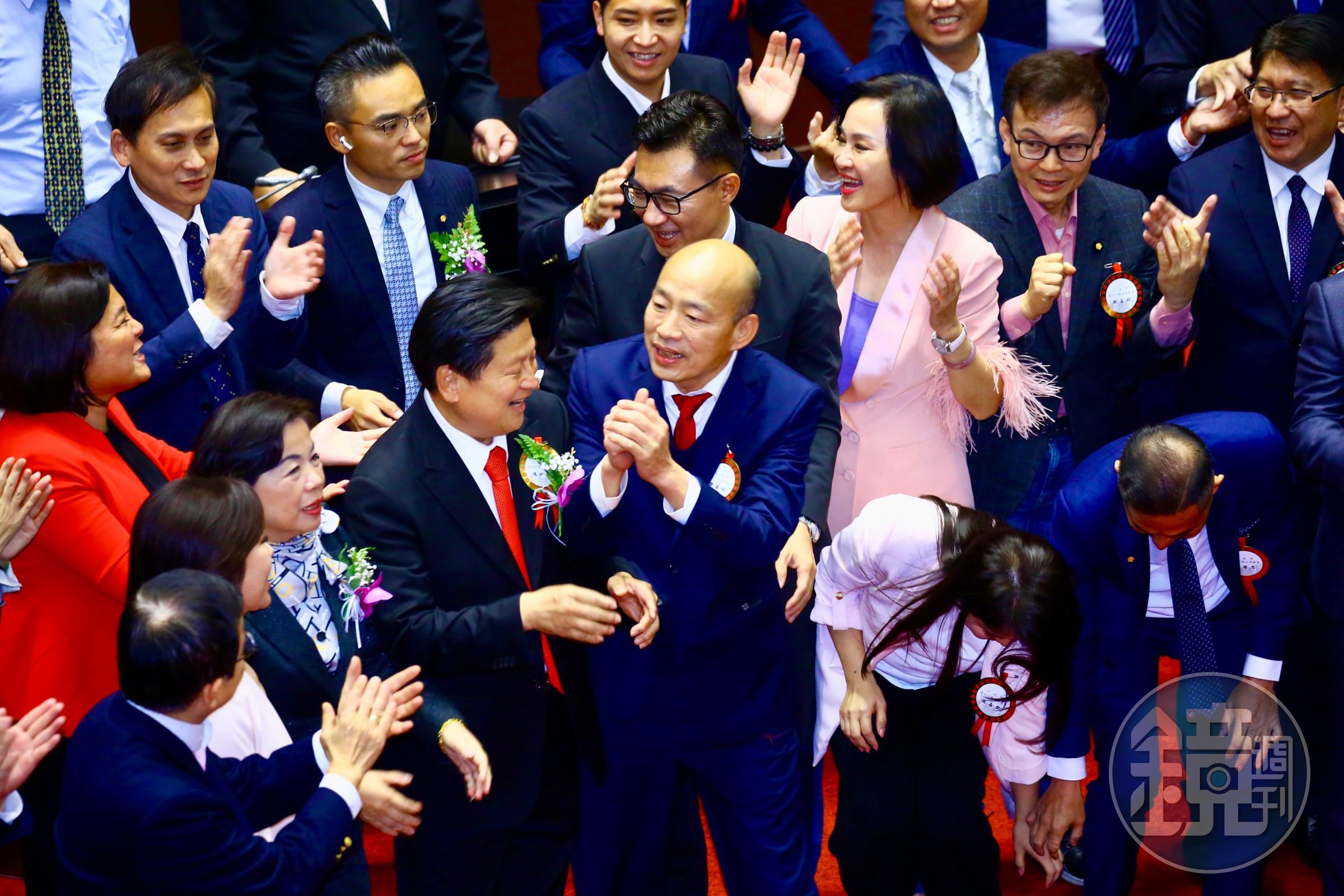 韓國瑜當選,藍委歡天喜地慶祝。