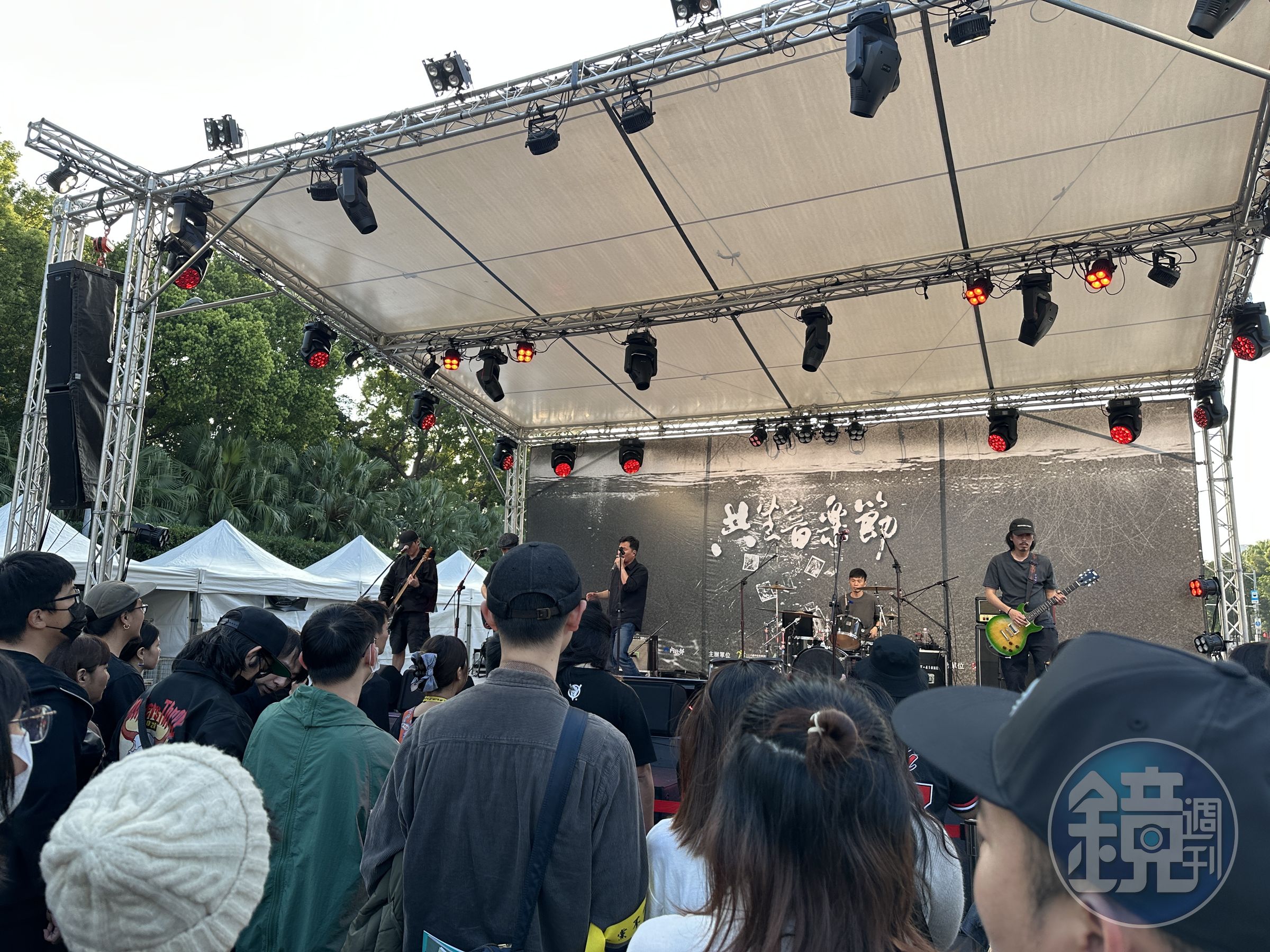 每年共生音樂節透過音樂演出吸引大批年輕人共襄盛舉,藉此透過不同視角重新認識、思考二二八。(資料照,讀者提供)