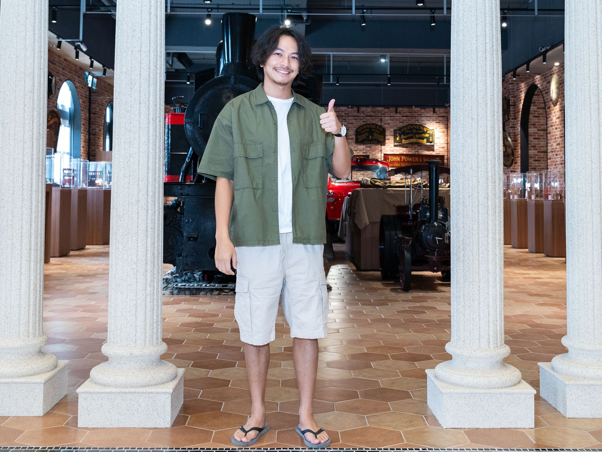 楊銘威自稱是老婆方志友的表演老師。（公視提供）