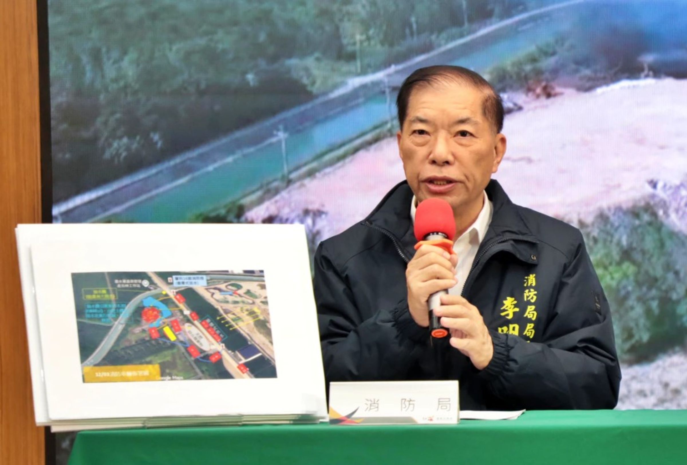 前台南市消防局長李明峯昨晚在汽車旅館內受傷遭送醫。（台南市政府提供）