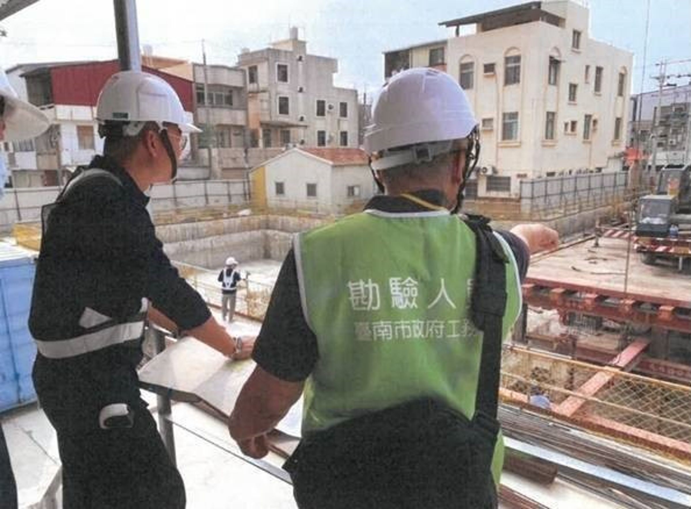 明年元旦起，臺南市將實施「建築工程深開挖管理」新制，開挖9公尺的工程均須主動申報，市府工務局將委由第三方專業單位採3階段勘驗。