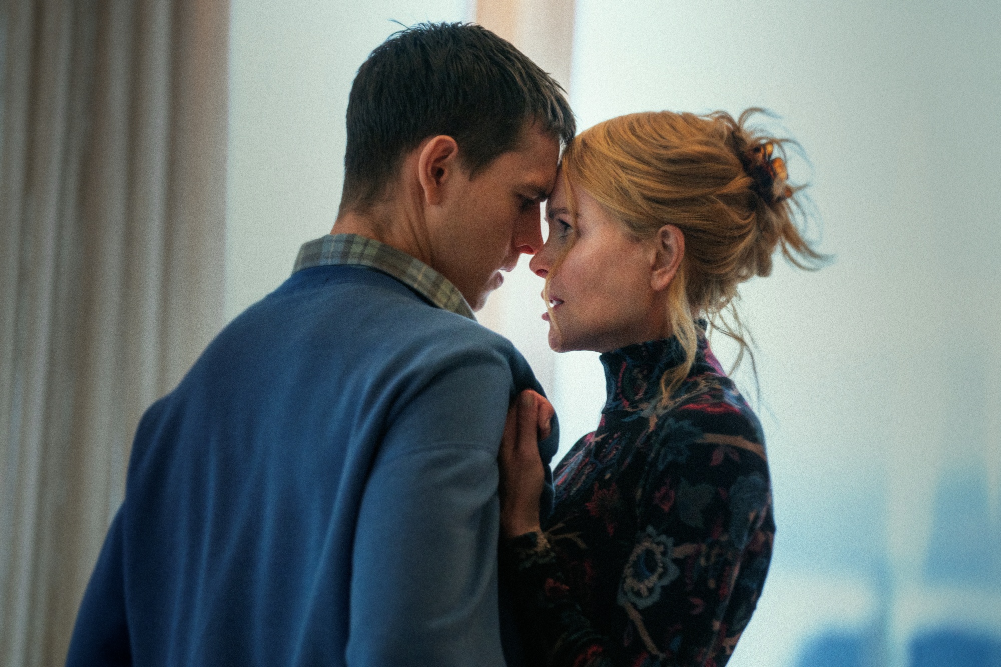 妮可基嫚在片中飾演性欲無法被滿足的人妻，在遇到年輕實習生後，生活產生翻天覆地大變化。（車庫提供）