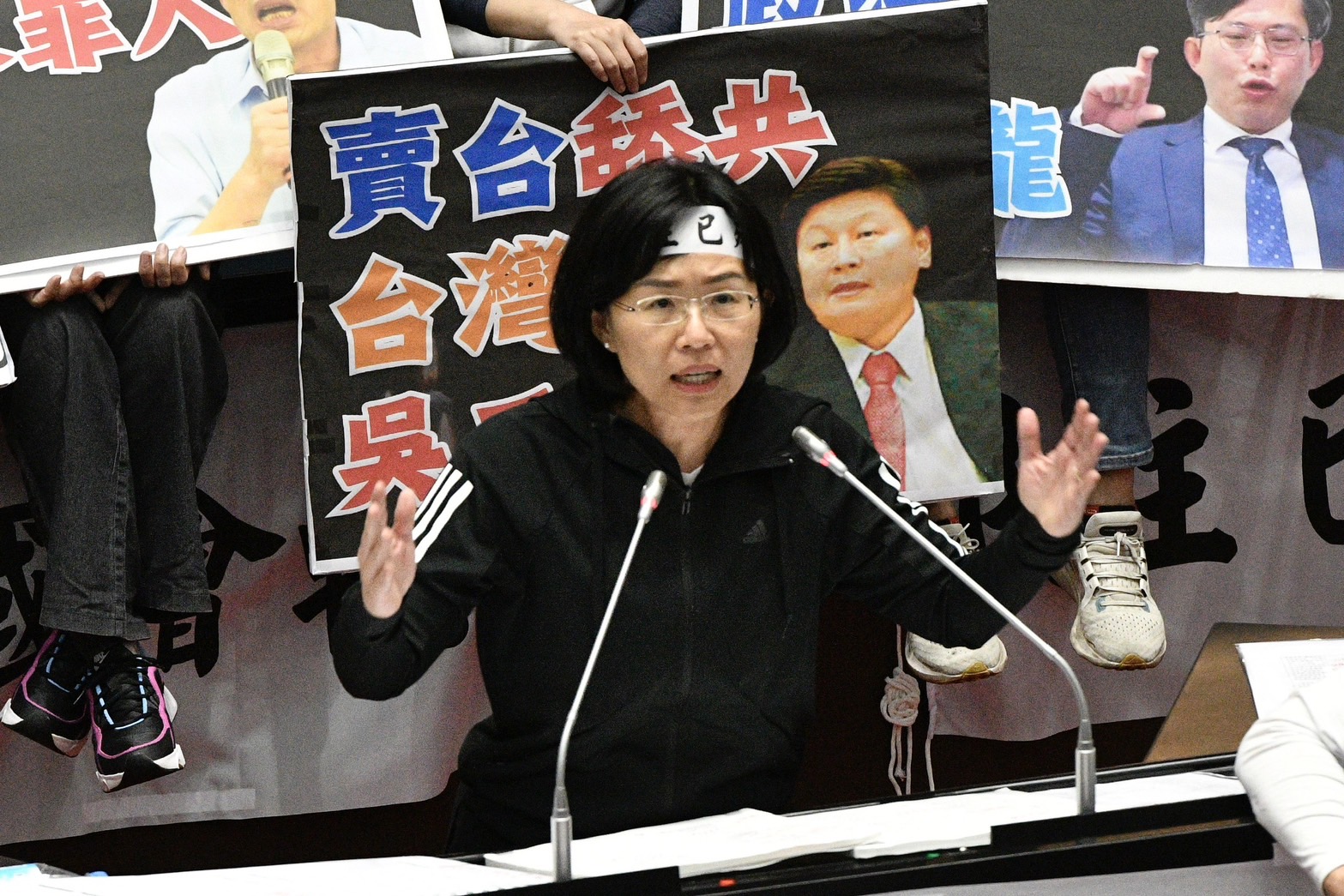 國民黨稱沒有提2兆錢坑法案，蘇巧慧表示，藍白兩黨「提進來又縮回去」是因為民眾排山倒海的壓力，才讓傅崐萁大讓步。