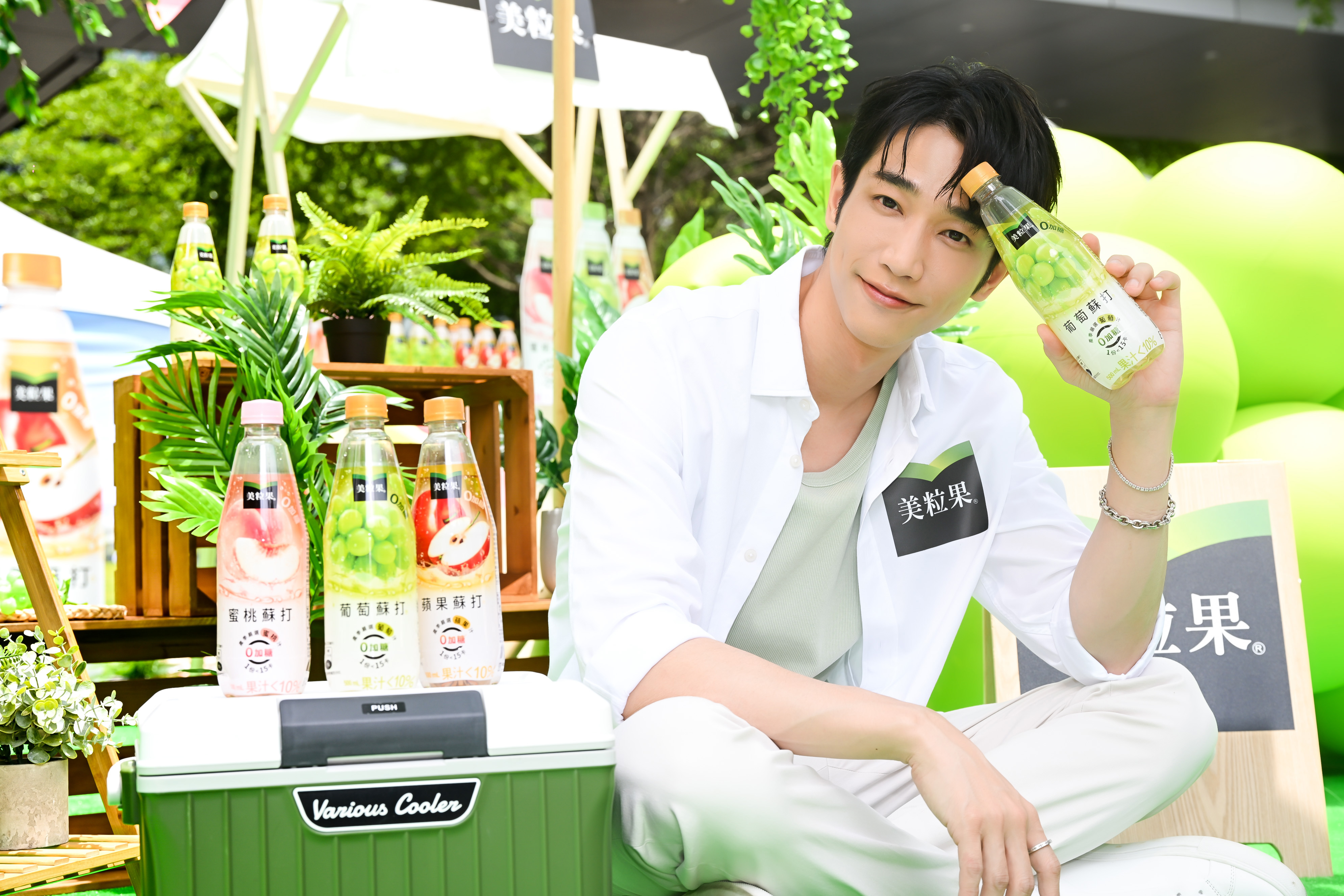 劉以豪今天為代言飲料站台。（美粒果提供）