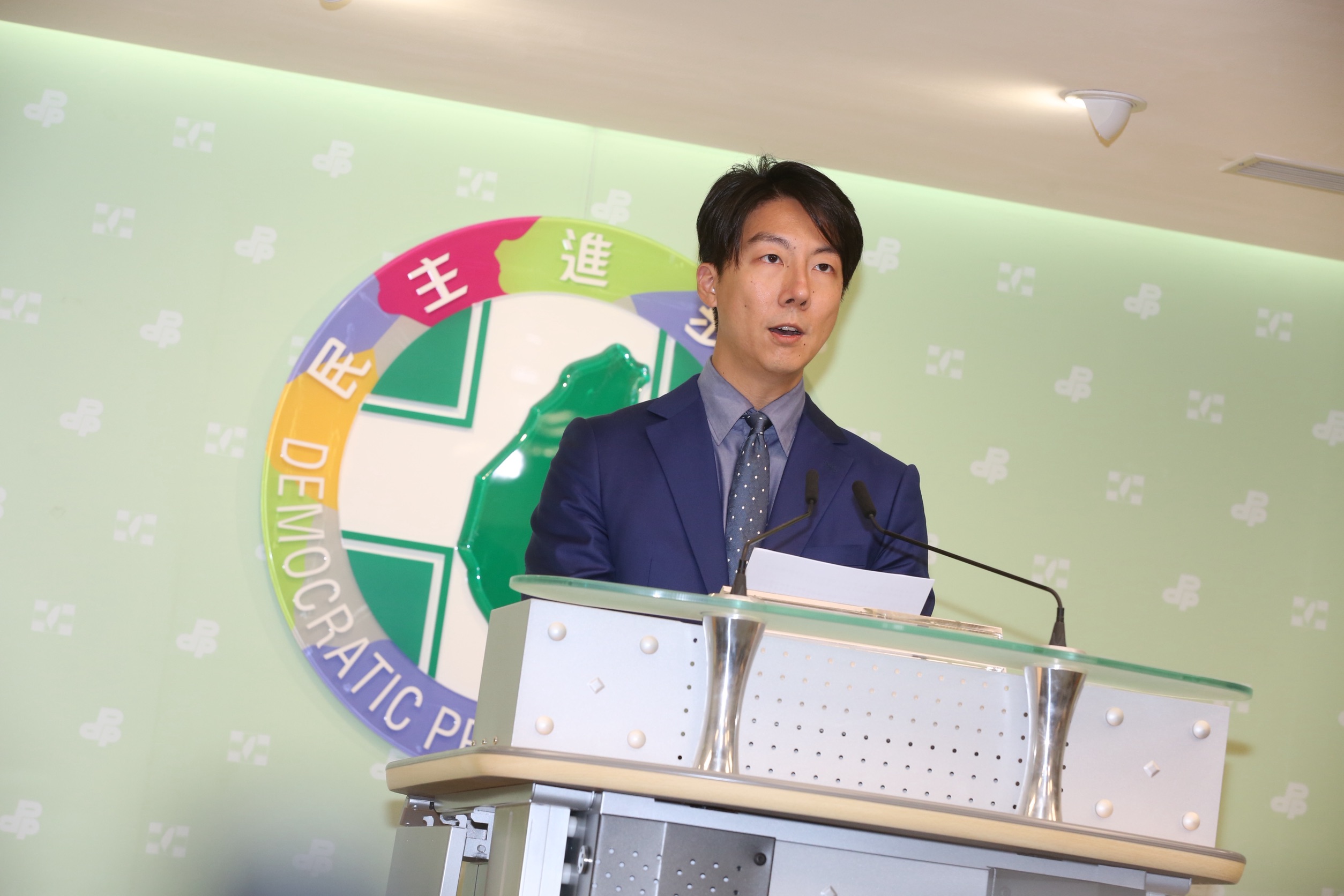 吳崢反批國民黨對自家黨員涉共諜案「裝死到底」。（鏡報董孟航）