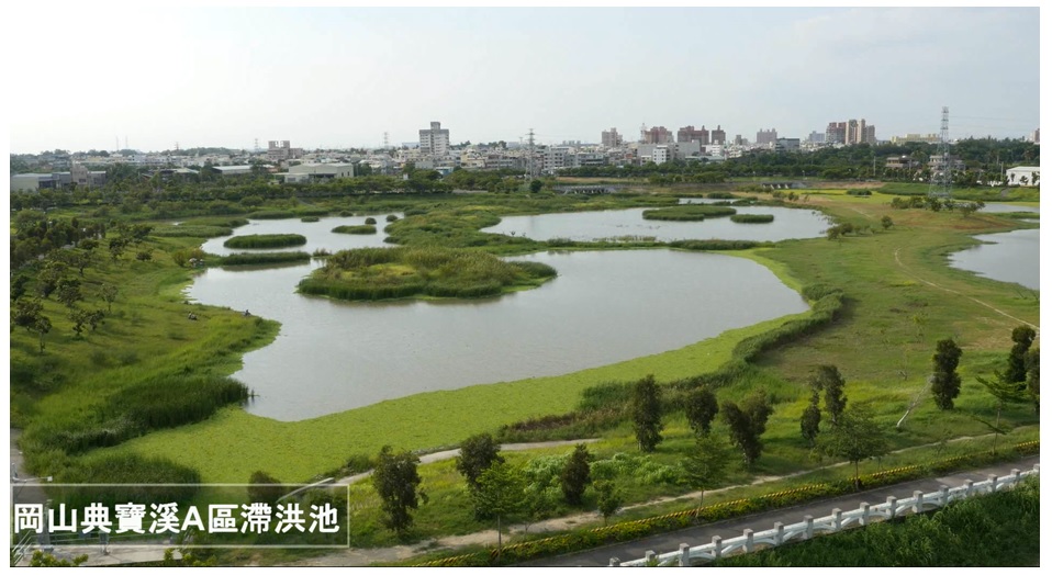 高雄市共有24座滯洪池，總計可容納490萬噸的水量。然而，此時這些滯洪池幾乎全部達到了滿水位。（示意圖，翻攝高雄水利局官網）