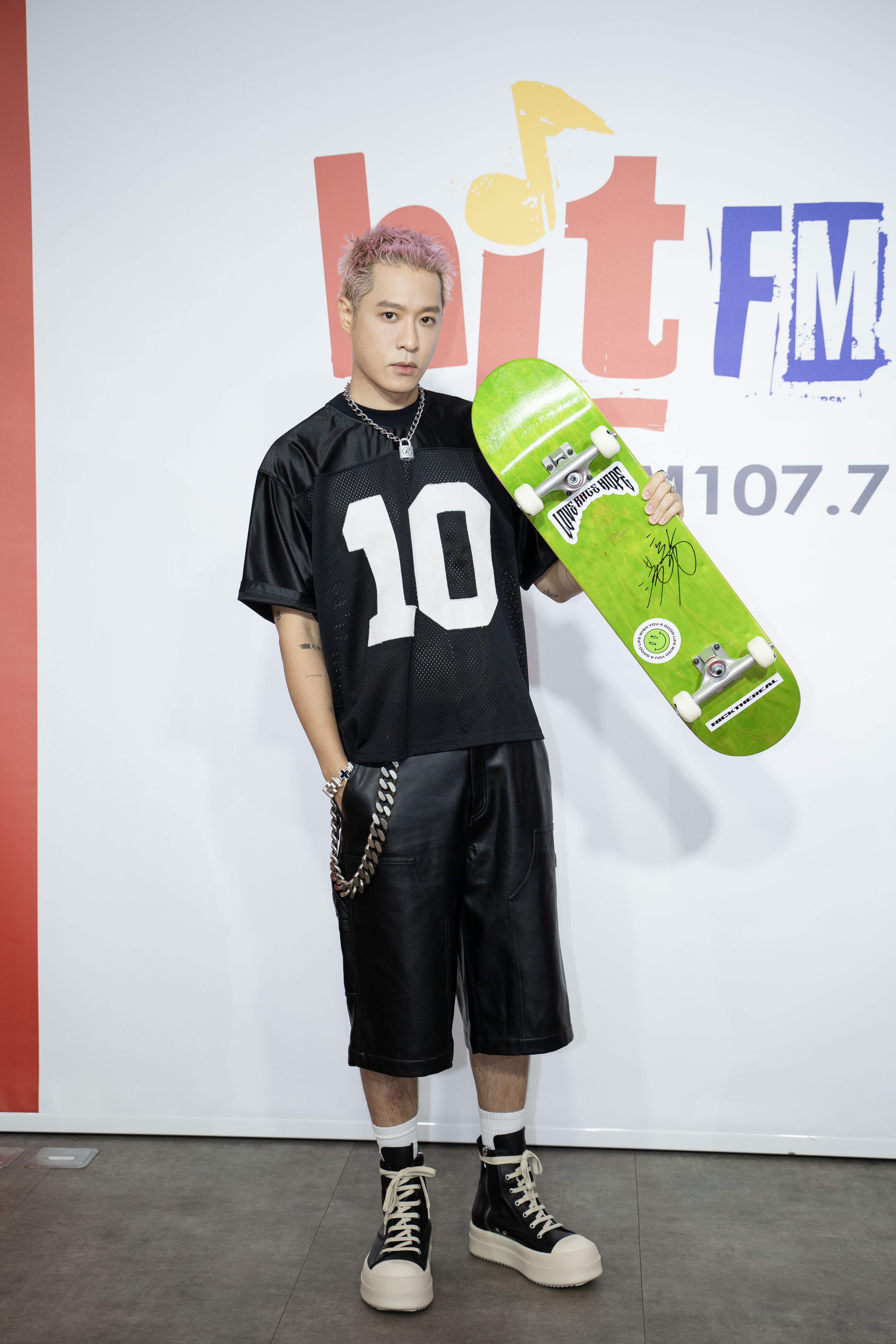 周湯豪出席電台活動為新作造勢。（Hit Fm聯播網提供）