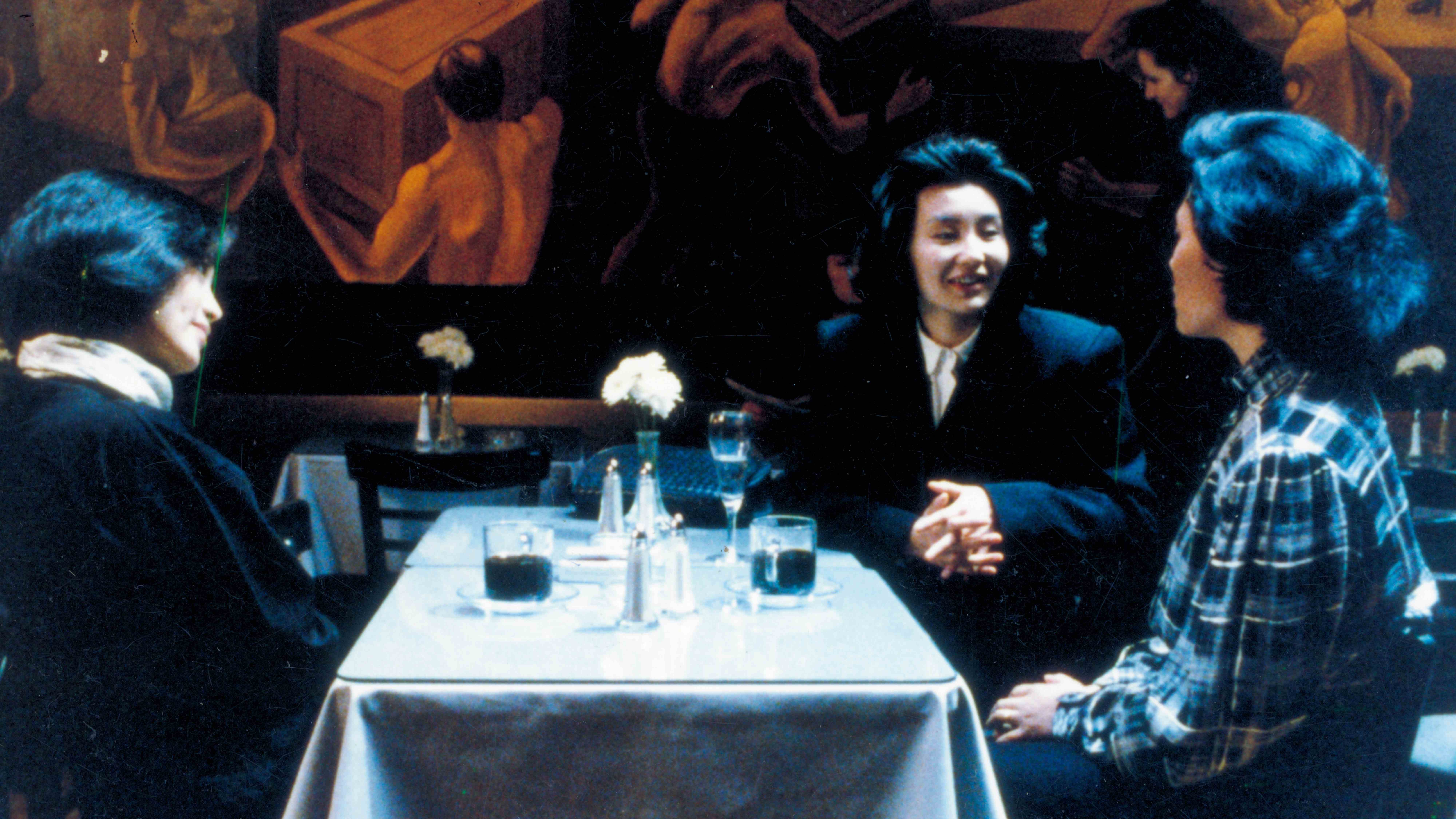 集結張曼玉（中）、張艾嘉（左）與斯琴高娃（右）三大影后同台飆戲的《人在紐約》（台譯：三個女人的故事）（Full Moon in New York）將回歸大銀幕。（台北電影節提供）