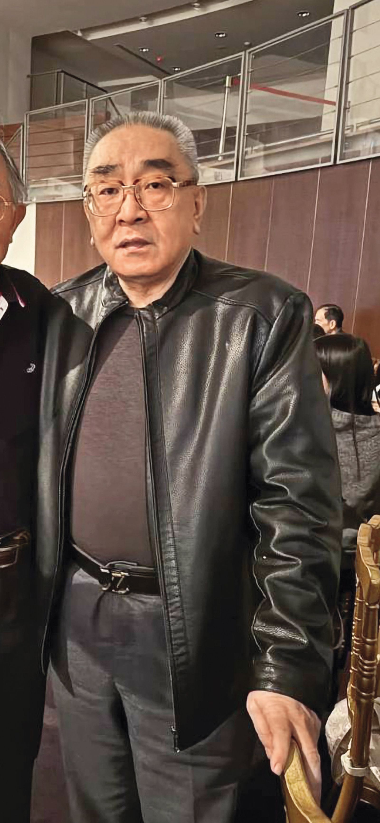 據了解,青堂大老「四川」高世川私下仍積極拜訪各堂口,希望尋求幫眾支持、坐上大位。(翻攝高世川臉書)
