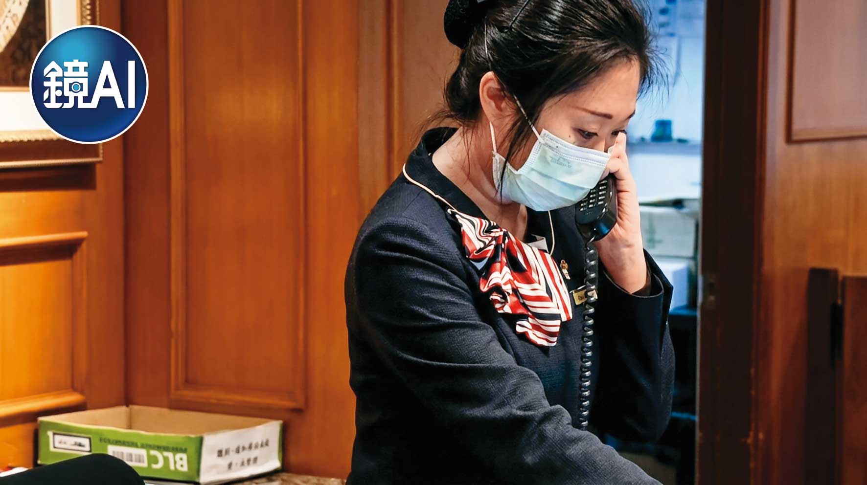 旅館櫃台人員打電話催促退房,卻無人接聽,沒想到竟發生命案。(AI生成示意圖)