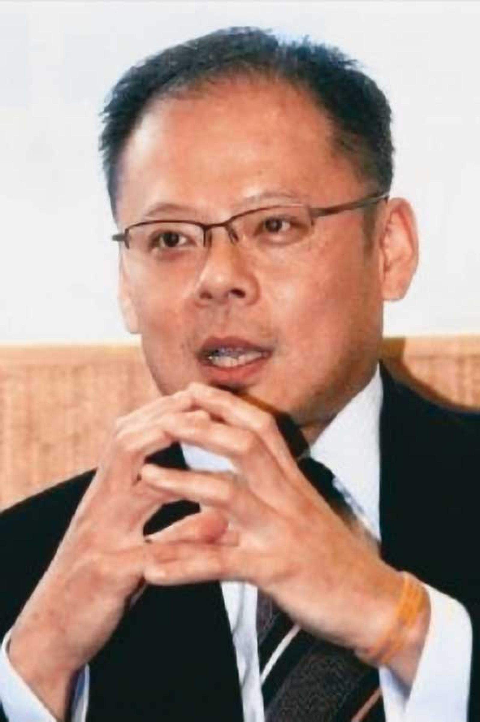 中信銀前法人金融總經理陳俊哲主導紅火案及澄清湖大樓案,潛逃滯外至今仍遭通緝。(翻攝調查局官網)