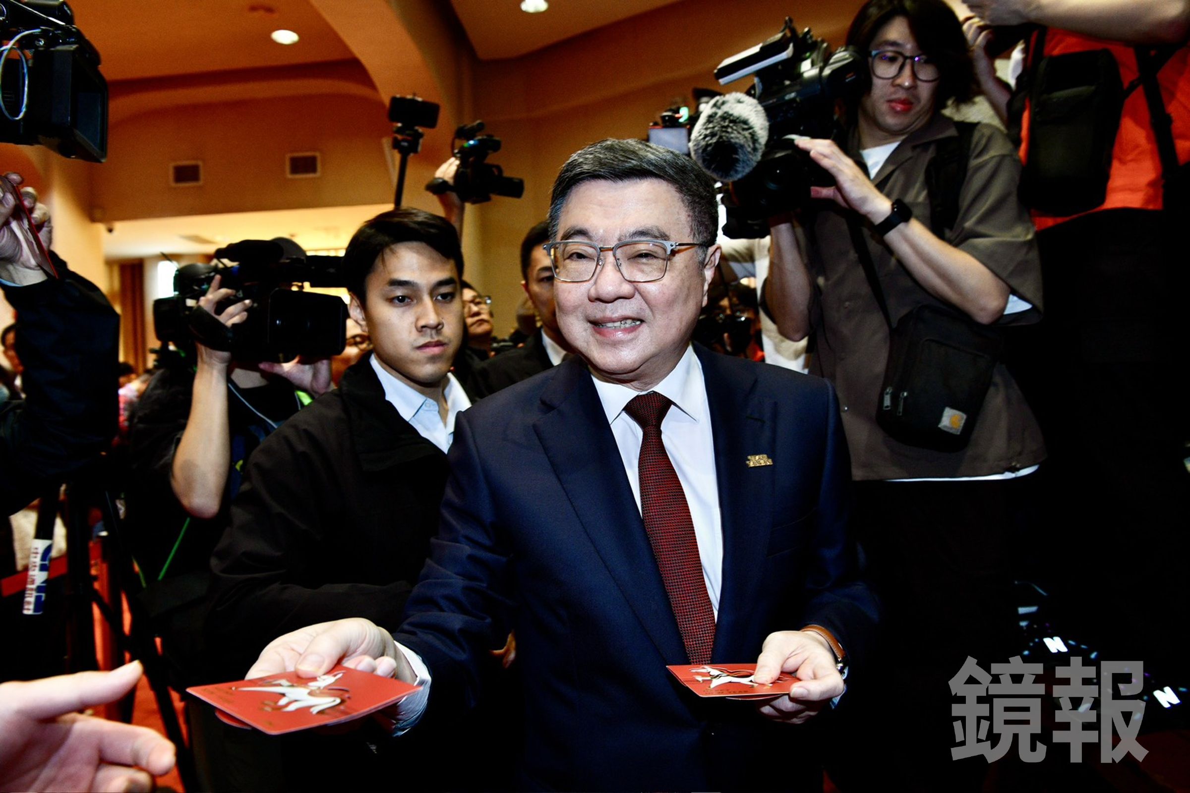 國民黨立委翁曉玲不僅刪凍國務機要費衝擊庇護工場,也凍結行政院長卓榮泰與黨產會委員的9月至12月薪水。(資料照,鏡報李智為)
