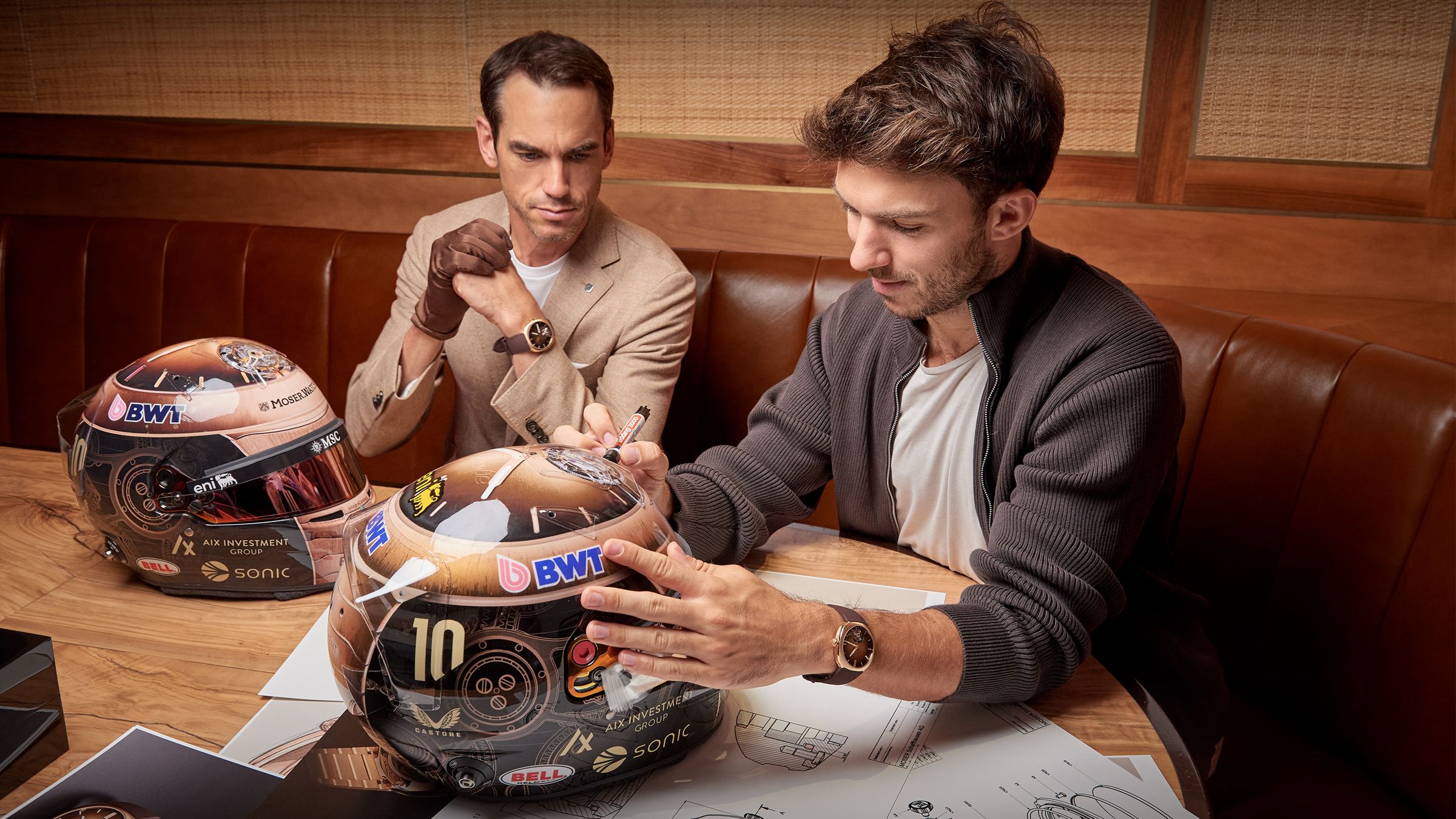 H. MOSER & CIE.和Pierre Gasly的合作十分愉快，在被問及是否會戴著這款聯名版出賽時，Pierre耐心地說道「車手們在比賽時是不允許戴任何首飾和配件的。」不過隨即也補充說，他自己很喜歡因此私下很常配戴，展現十足品牌之友的風範。