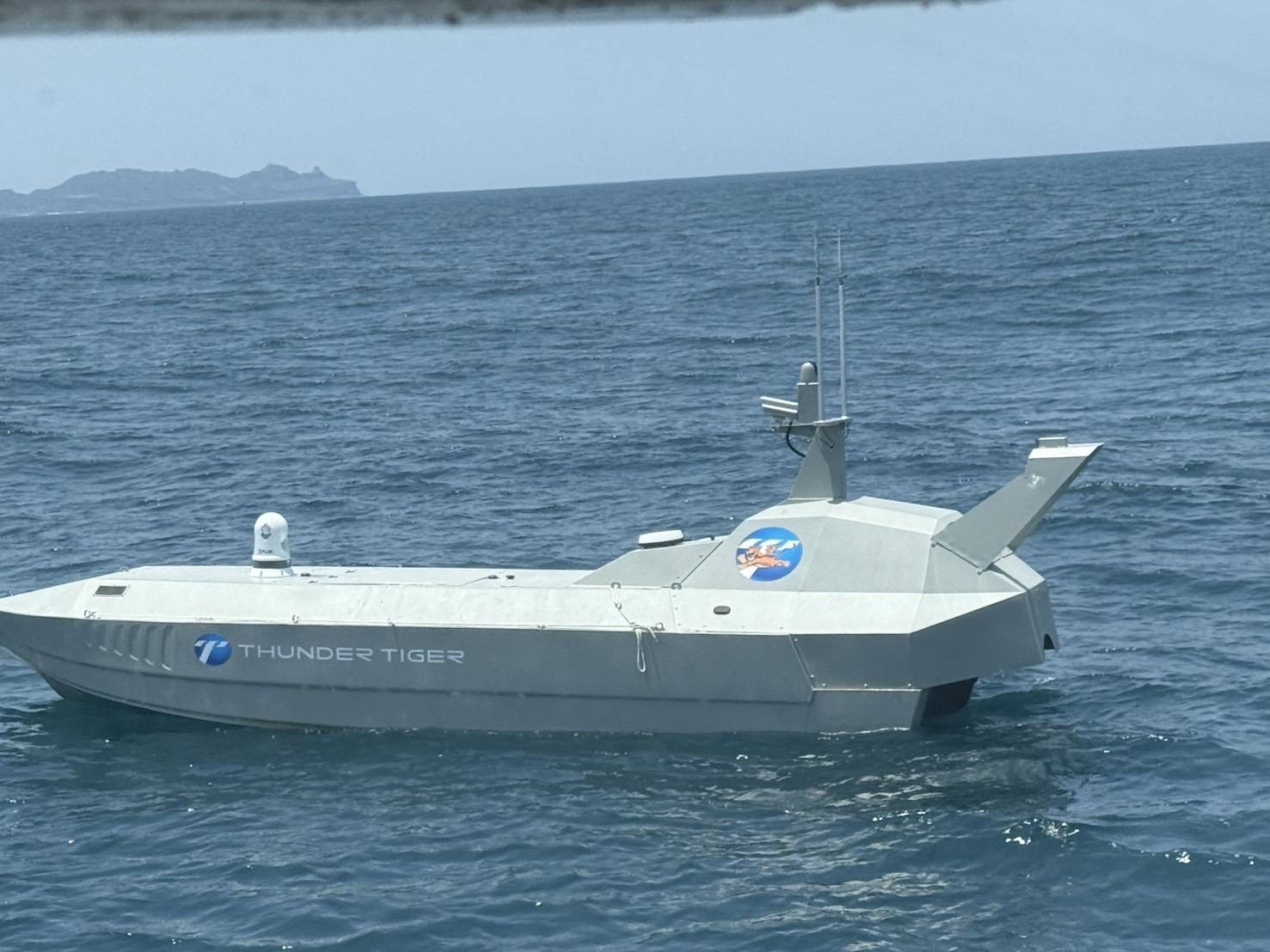 海巡署今日尋獲雷虎科技日前失蹤的無人艇。（海巡署提供）