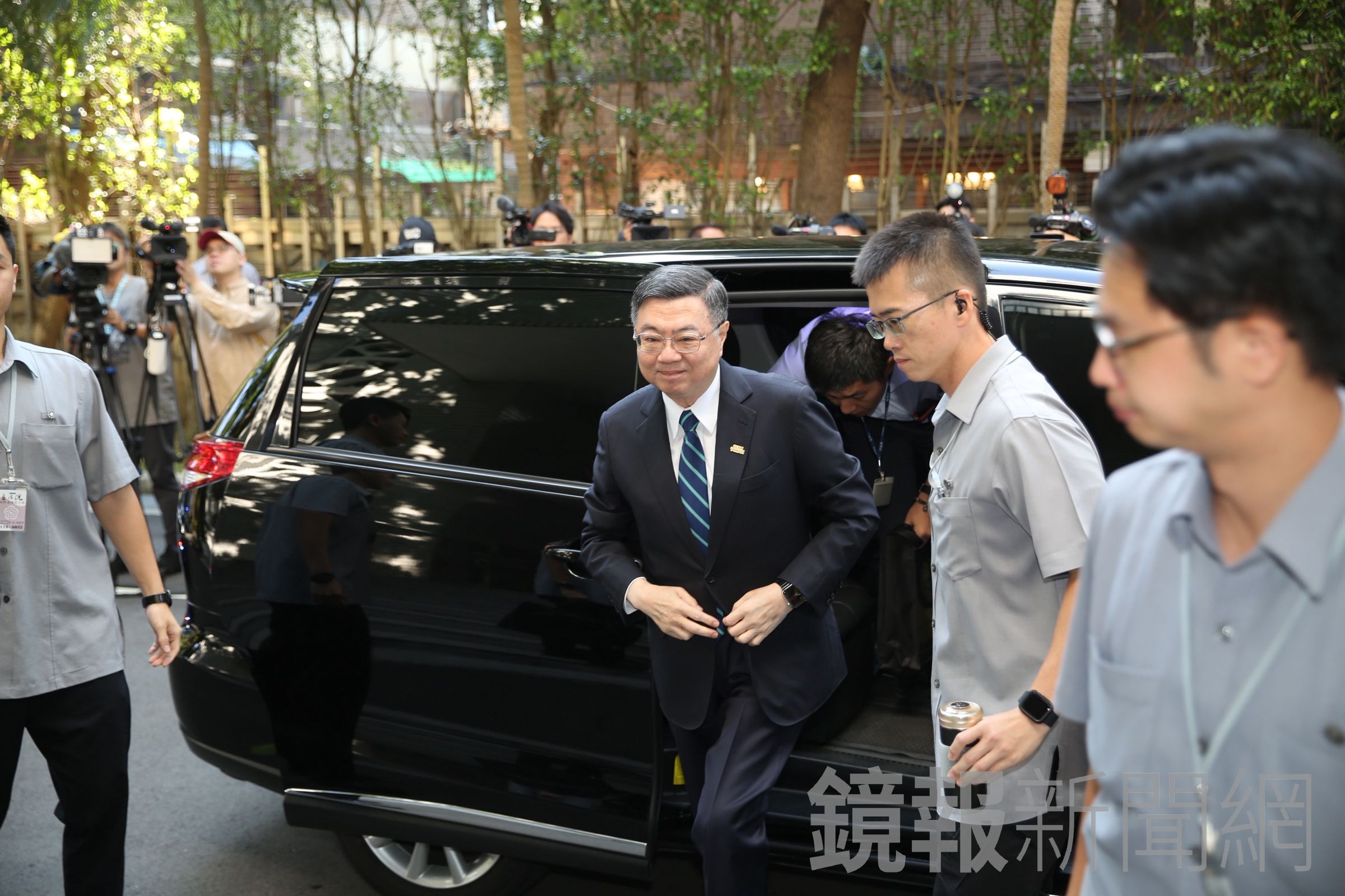 在房貸荒災情持續擴大下，今（4）日行政院長卓榮泰指示，新青安、首購和換屋貸款應優先滿足。（資料照／鏡報董孟航攝）