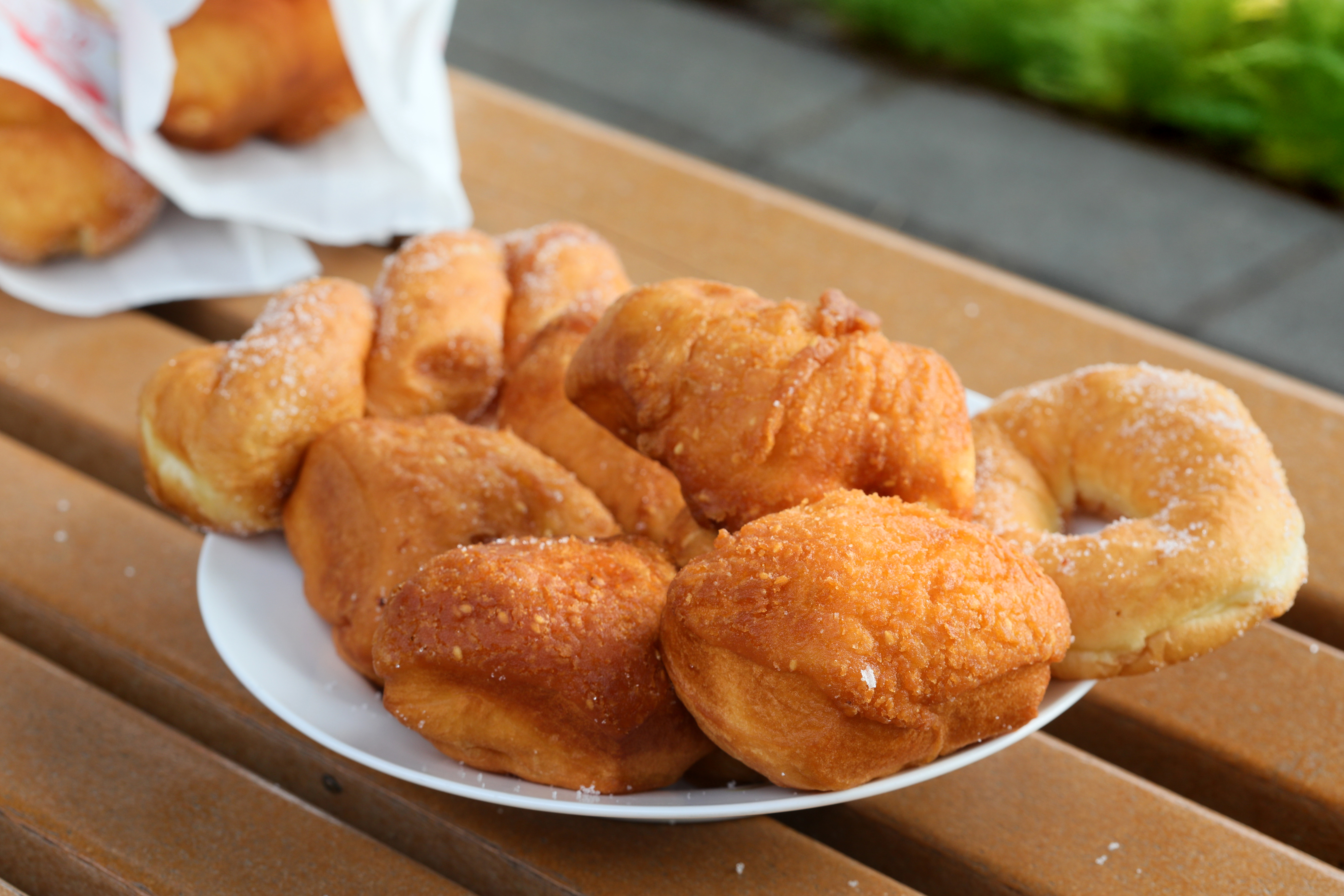 關渡宮超夯排隊銅板小吃「阿對雙胞胎」，吃一個絕對不過癮。