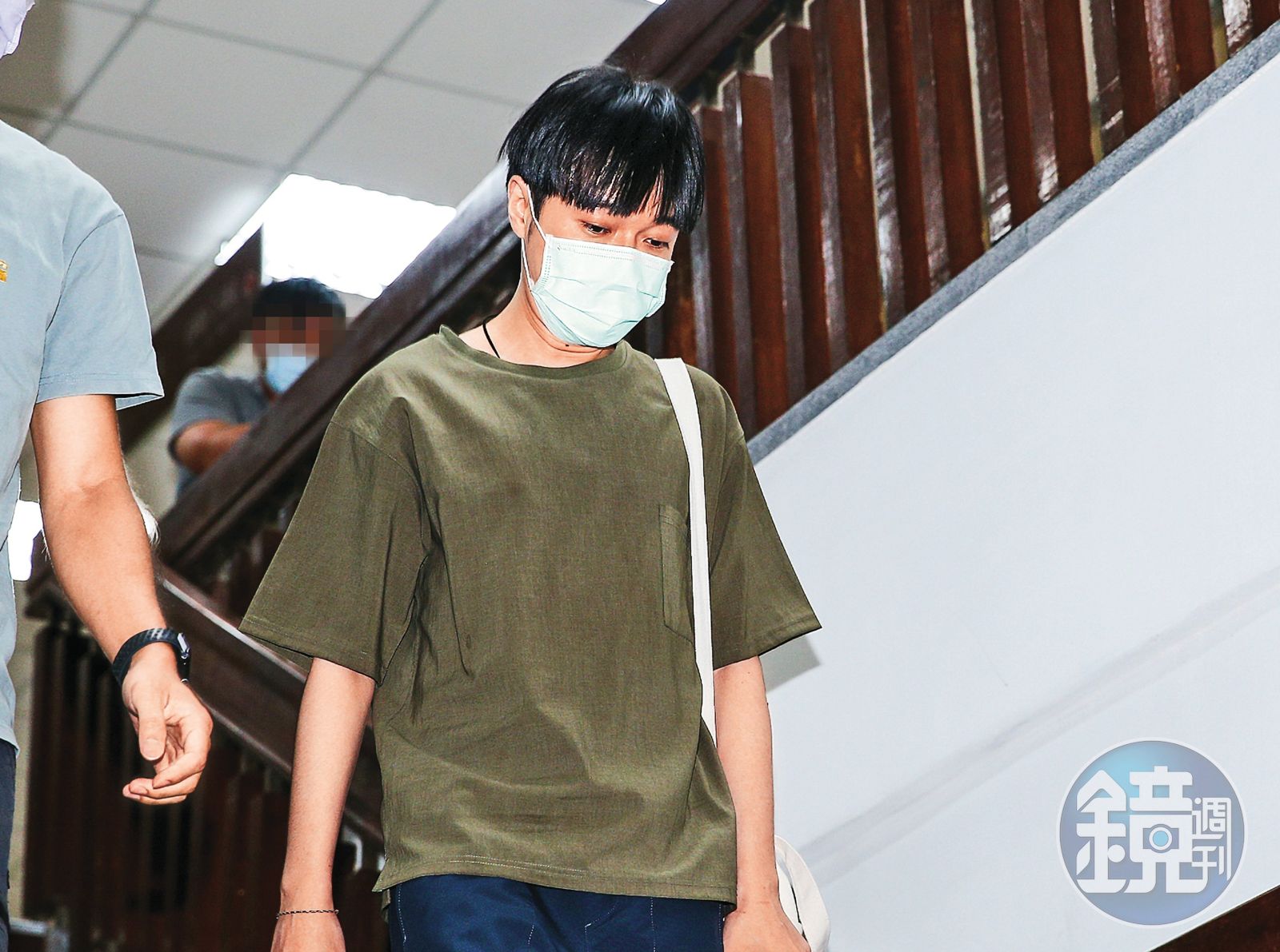 蘇打綠主唱青峰因和林暐哲的紛爭，間接導致他備受失聲所困，數度萌生引退之意