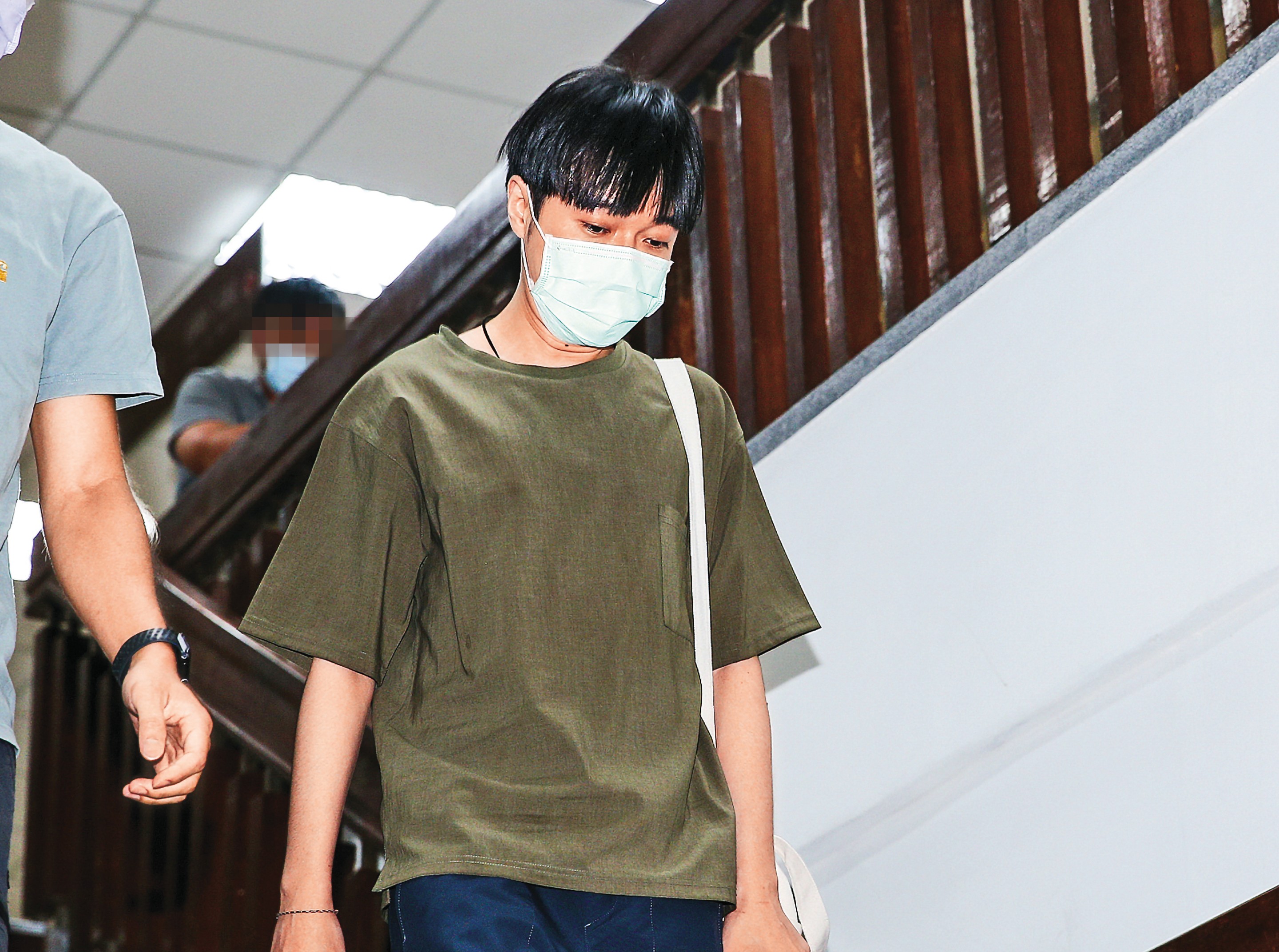 蘇打綠主唱青峰因和林暐哲的紛爭，間接導致他備受失聲所困，數度萌生引退之意。