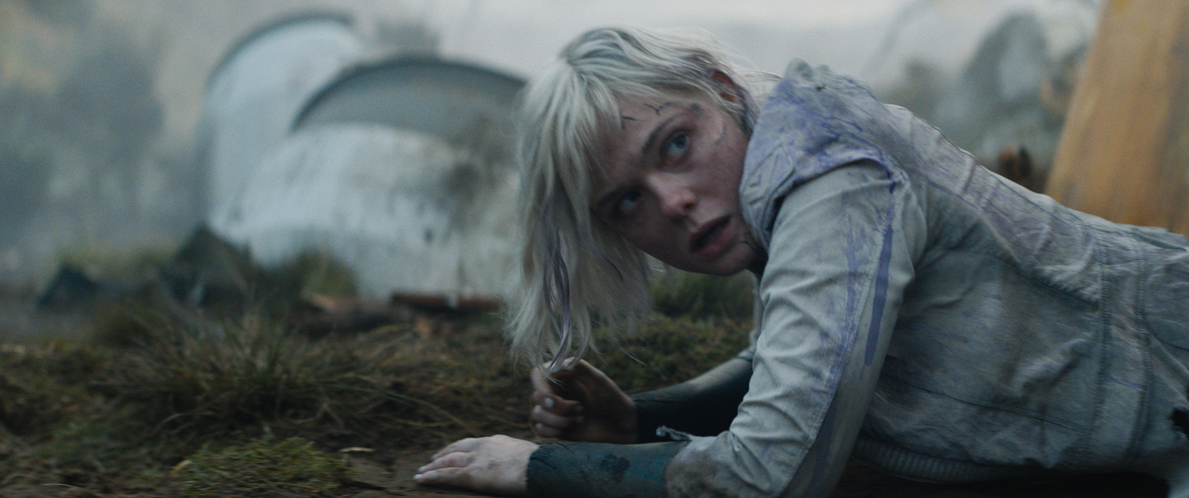 過去都以演出文藝片居多的艾兒芬妮改變戲路，不再當玉女明星，在《終極戰士：殺戮星球》獻出動作片初體驗。（20世紀影業提供）