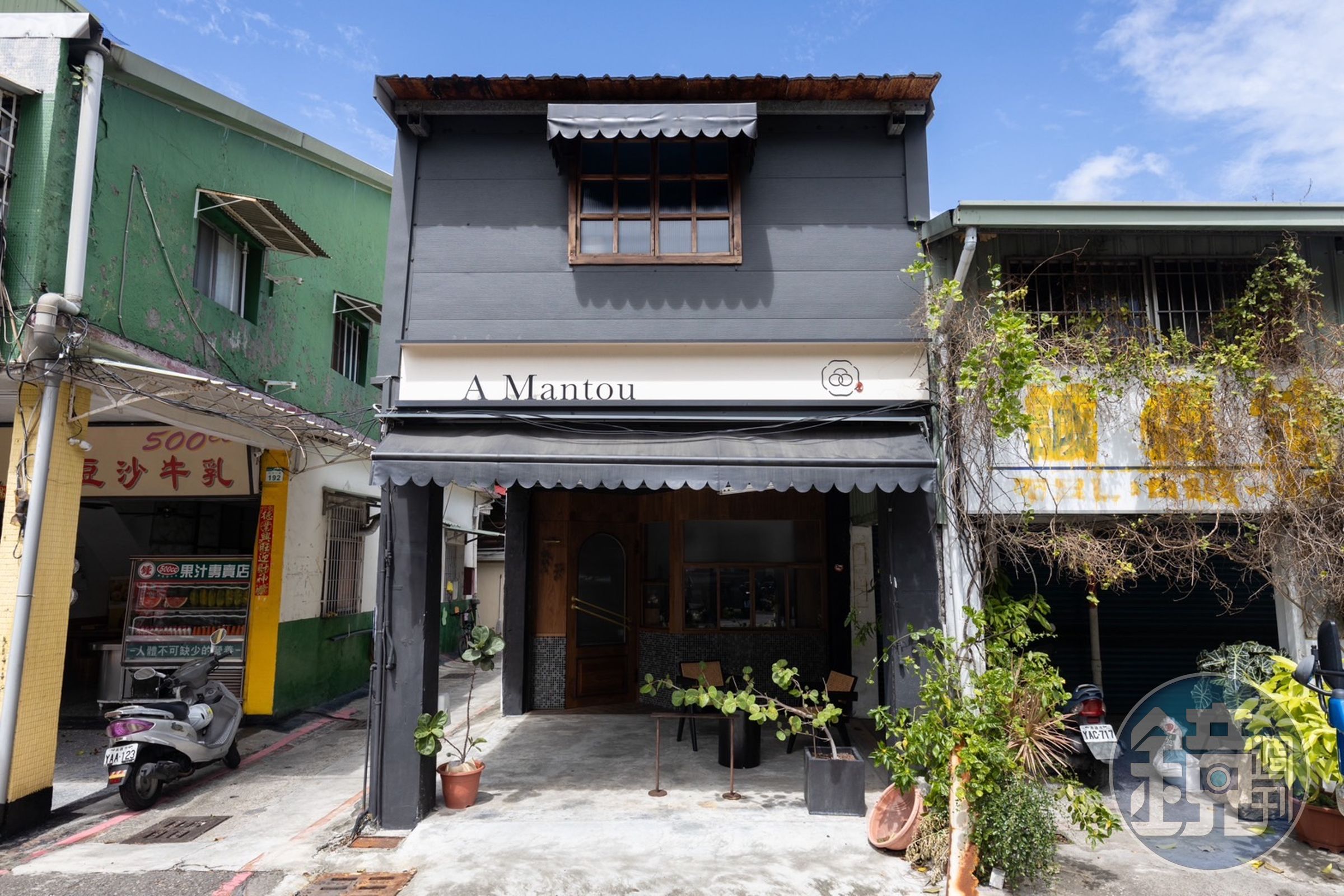 喝咖啡配蛋糕、布丁只是常態，來到「一饅頭店」的市中店還能夠咖啡搭饅頭。 