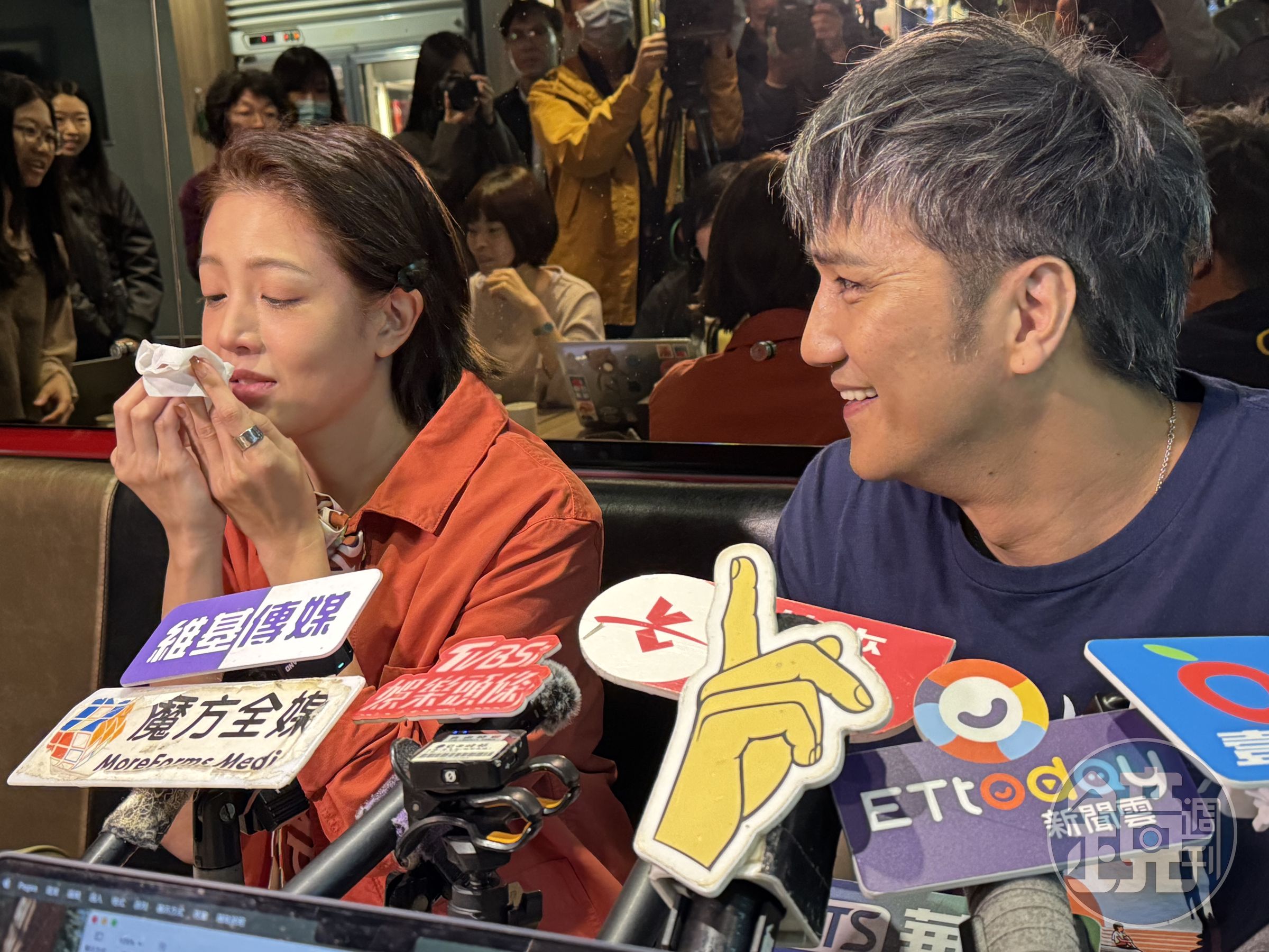 黃薇渟記者會中途講到一半流鼻血,導致訪問中斷。