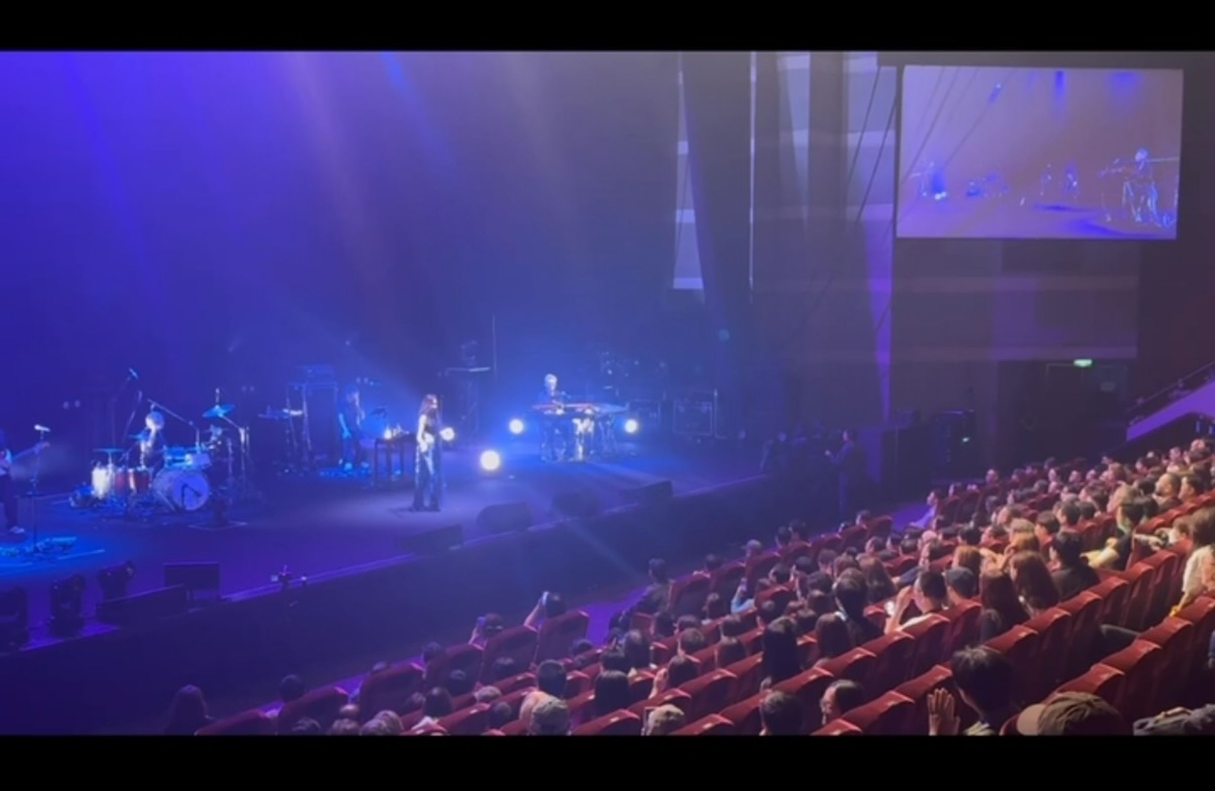 工藤靜香演唱會結束後發文感謝歌迷以及全力支持演出的工作人員,並以中文寫下「謝謝」,期待再次與台灣歌迷見面。(翻攝工藤靜香IG)
