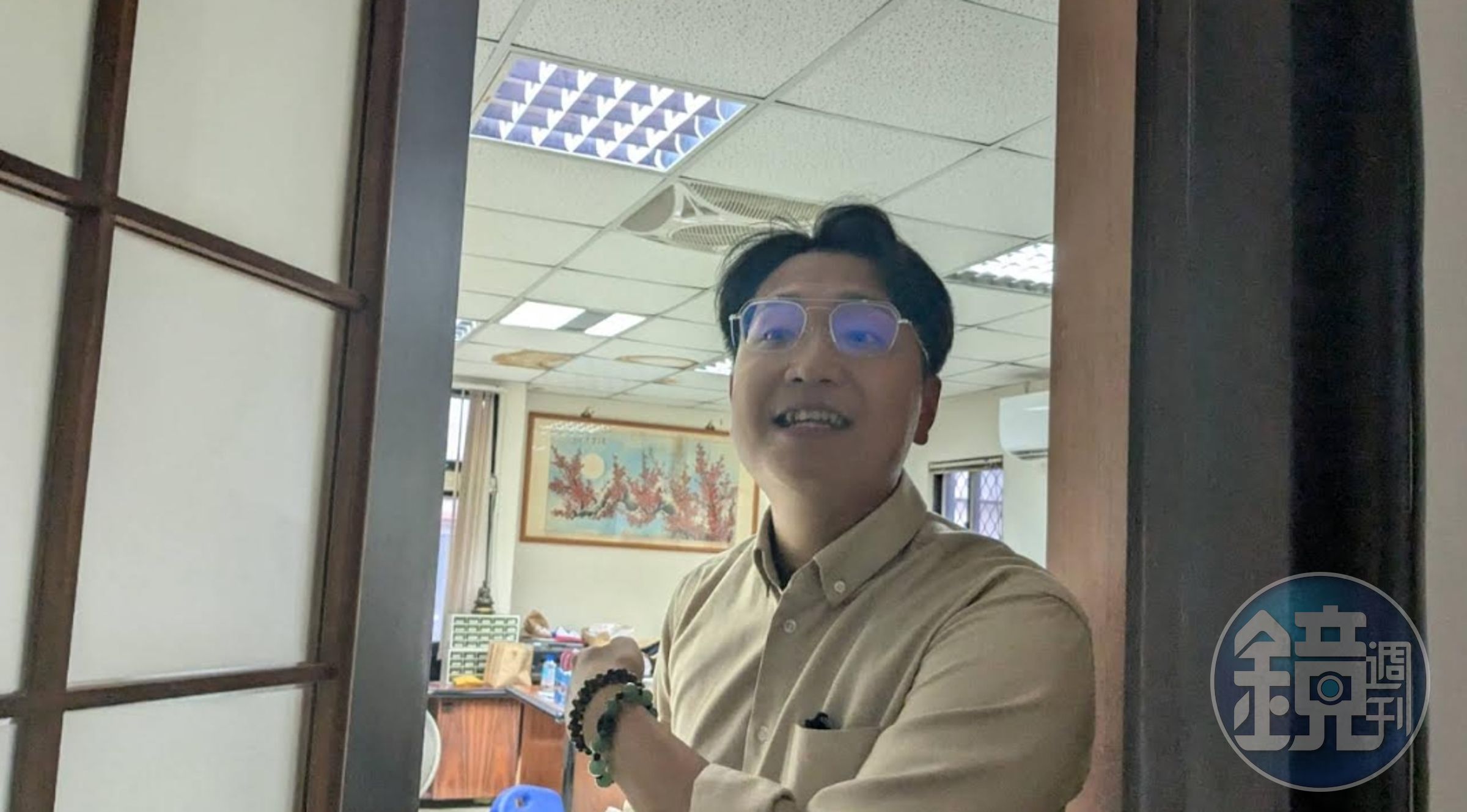 可望過關,羅庭瑋出現在台中市黨部。