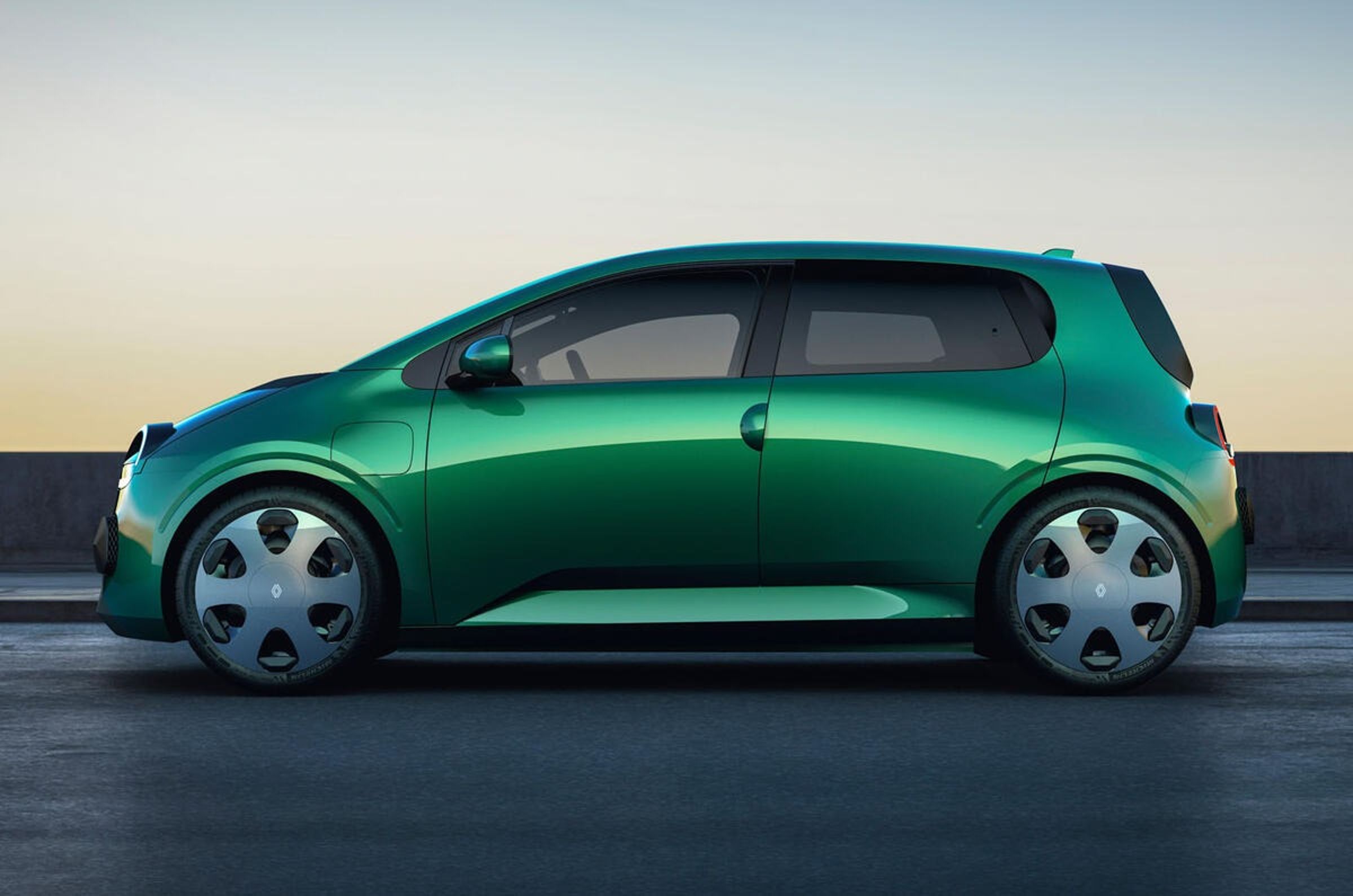 預計於 2026 年上半年正式上市，3,750 毫米長的 Twingo 將成為 Renault 電動車系列的入門車款，定位低於同樣採復古設計的 Renault 4 和 5 掀背車。這三款車均使用法國車廠的 Ampr Small 平台打造。  